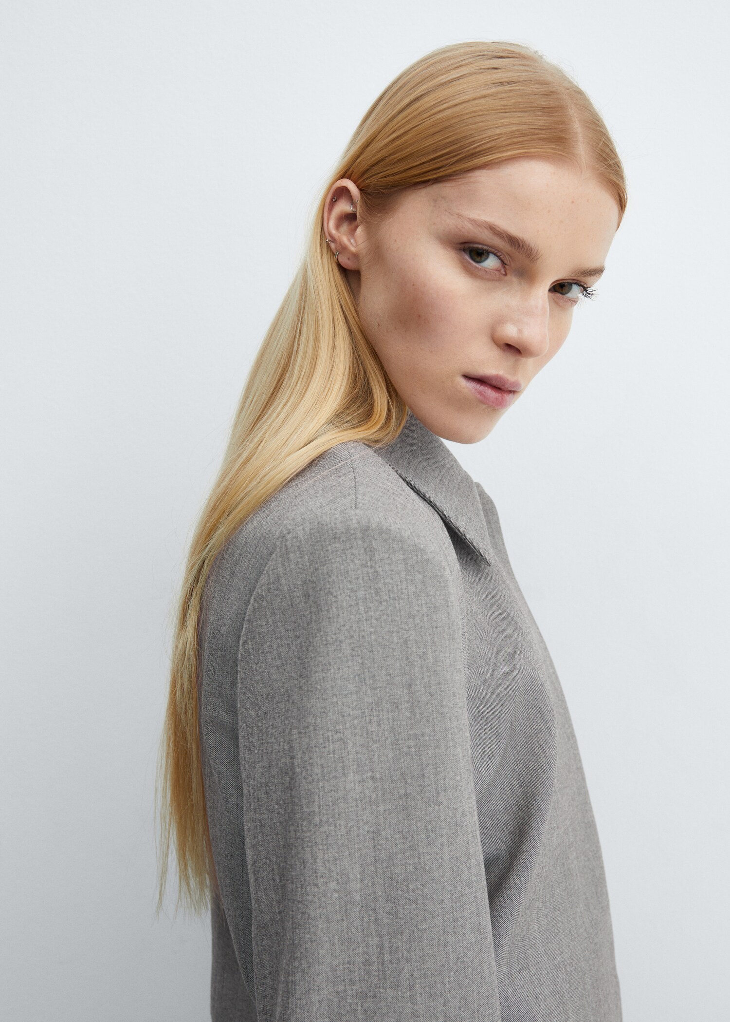Cropped suit jacket - Details of the article 2