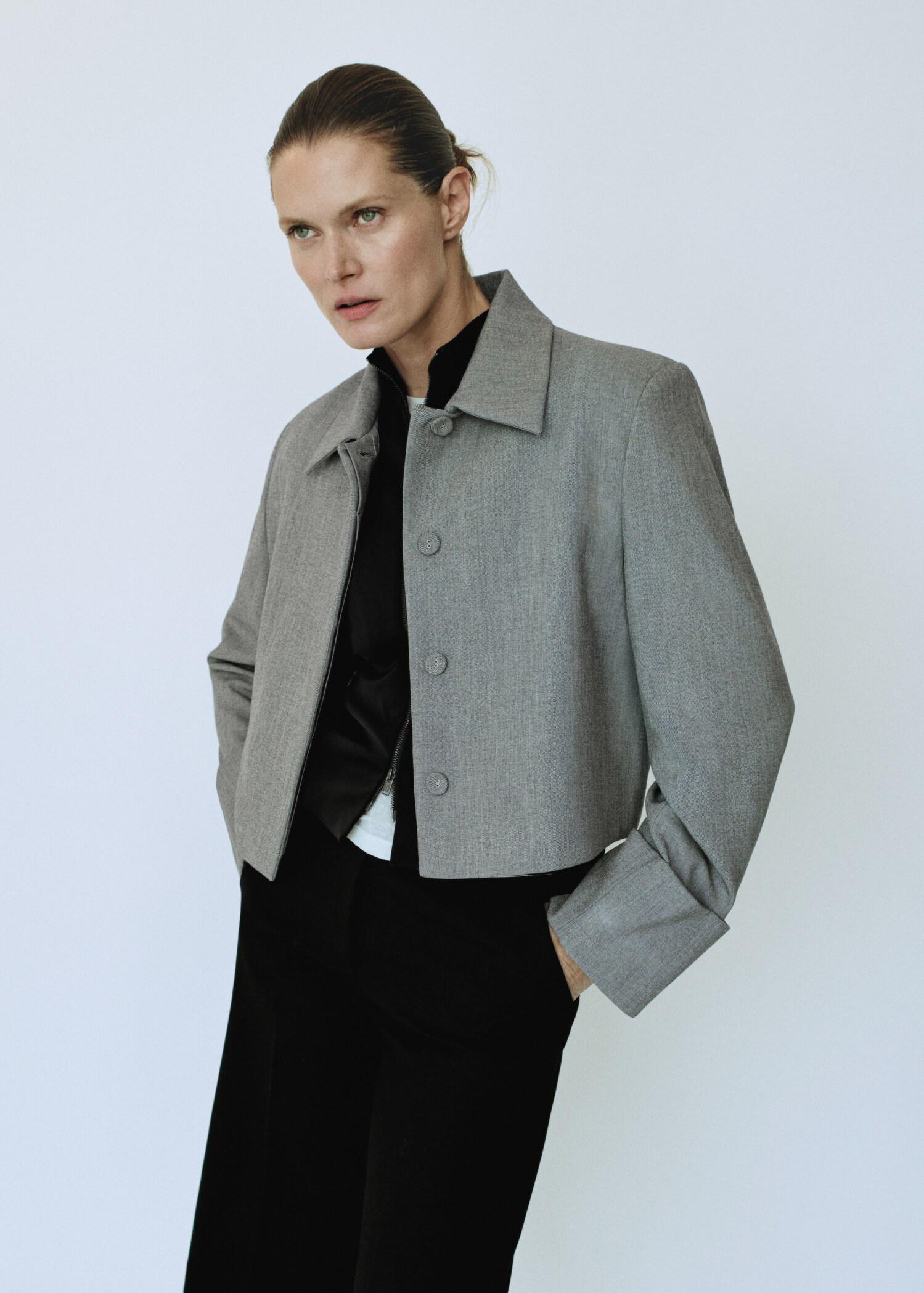 Cropped suit jacket - Details of the article 7