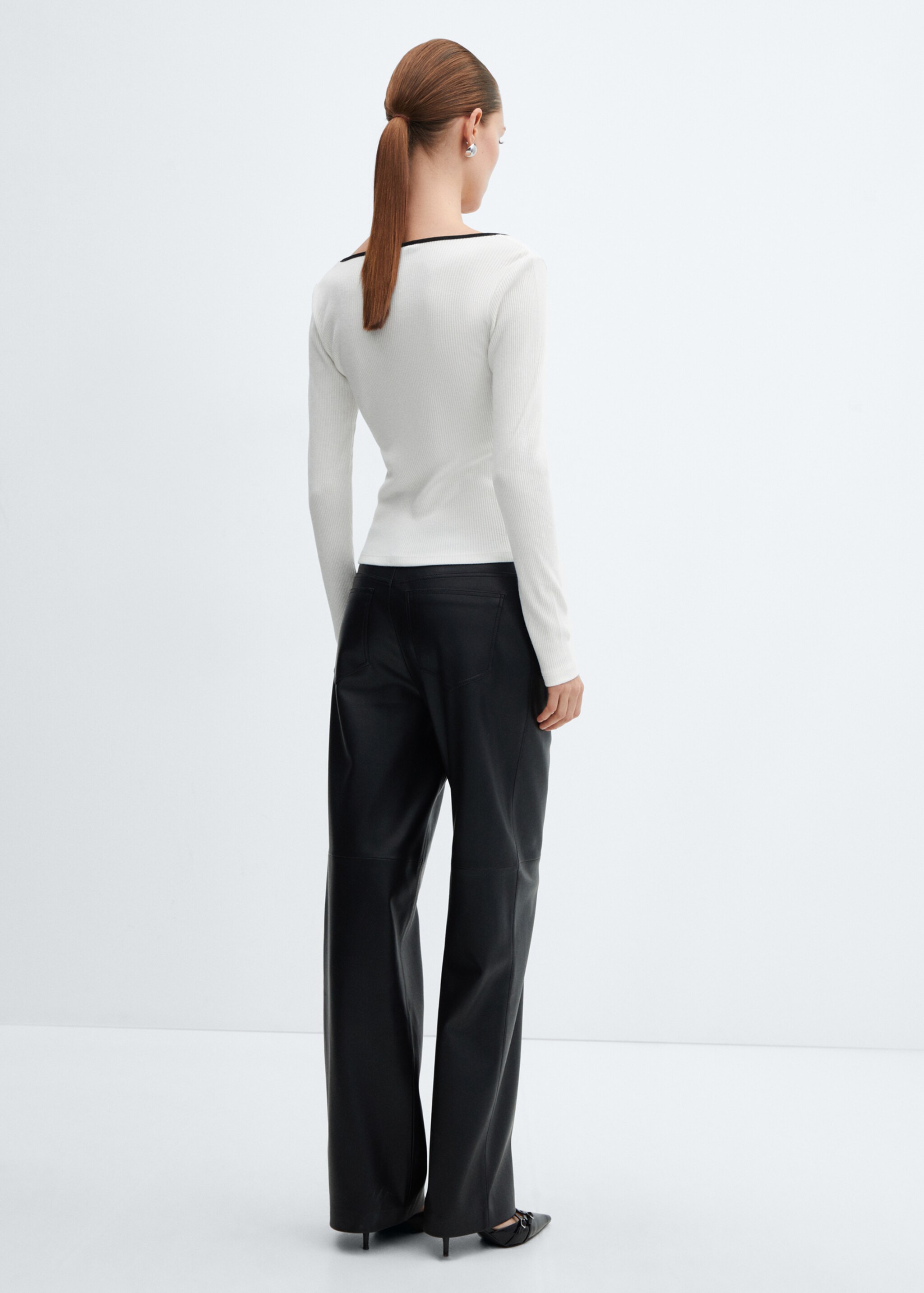 Ribbed Squared neckline t-shirt - Reverse of the article, White. Ref: 67054784-00.