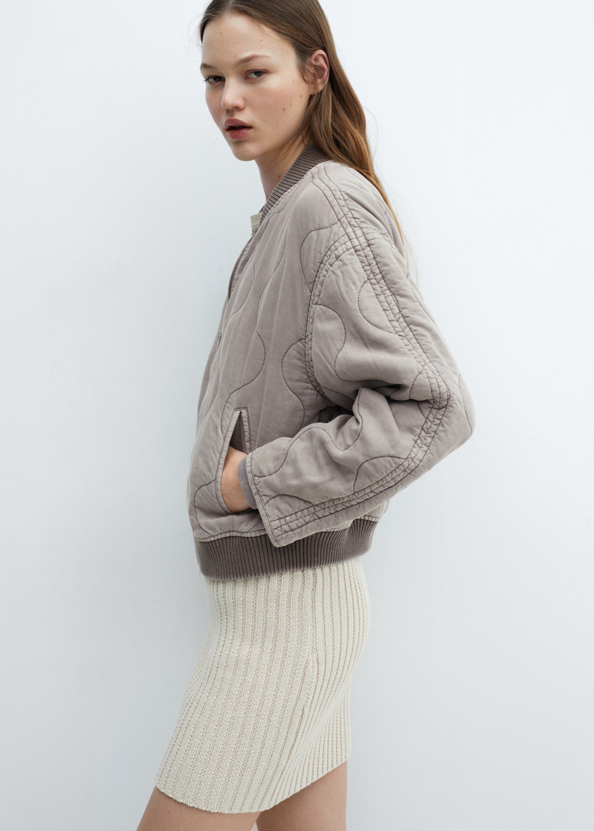 Quilted bomber jacket - Details of the article 2, Light Heather Grey. Ref: 67054785-00.