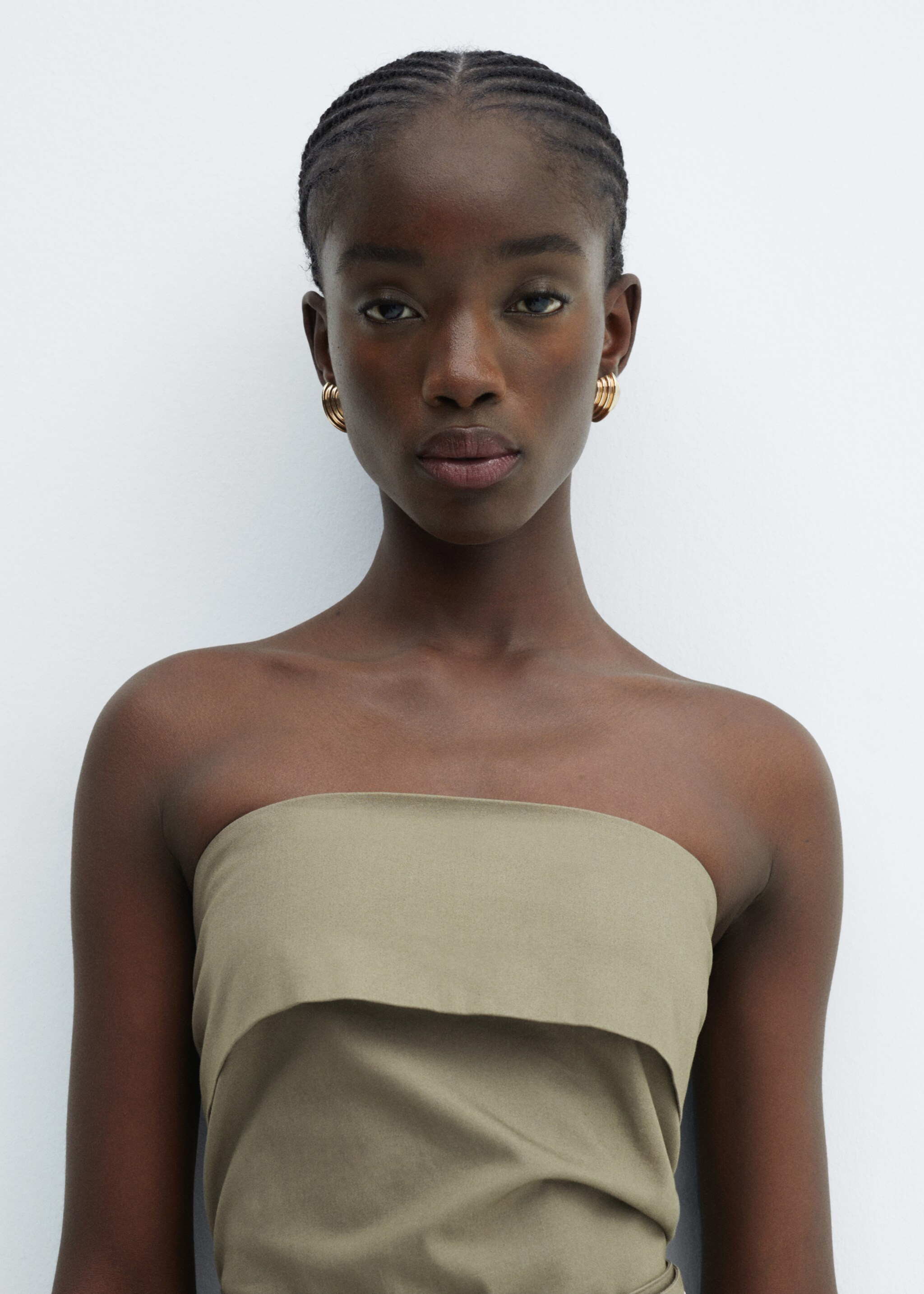 Belted strapless dress - Details of the article 1, Khaki. Ref: 67055737-00.