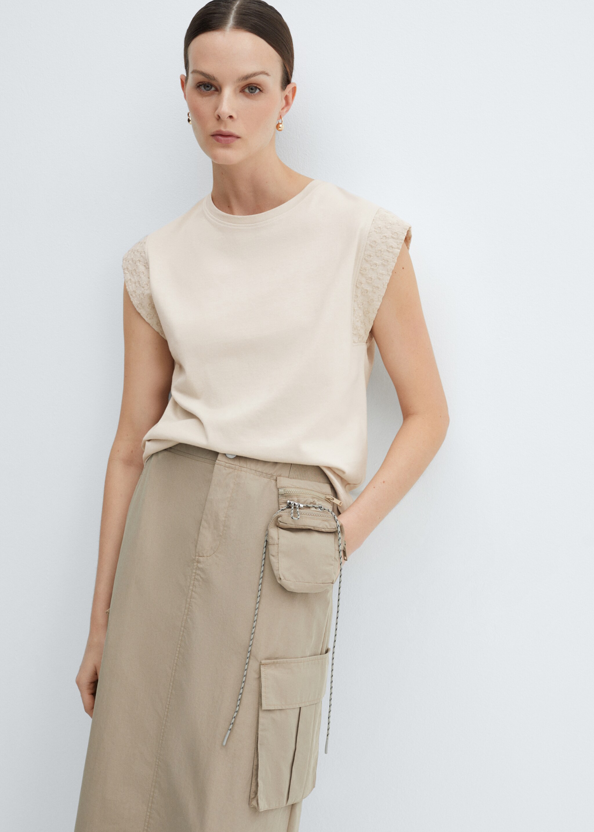 Embroidered sleeve T-shirt - Medium plane