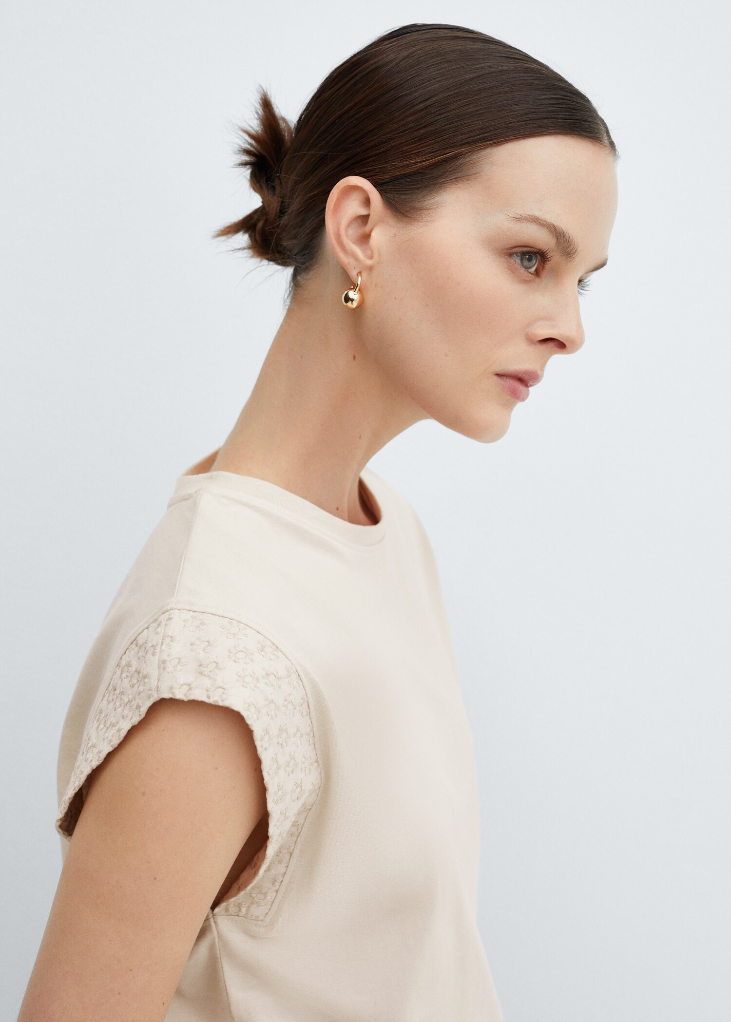 Embroidered sleeve T-shirt - Details of the article 1
