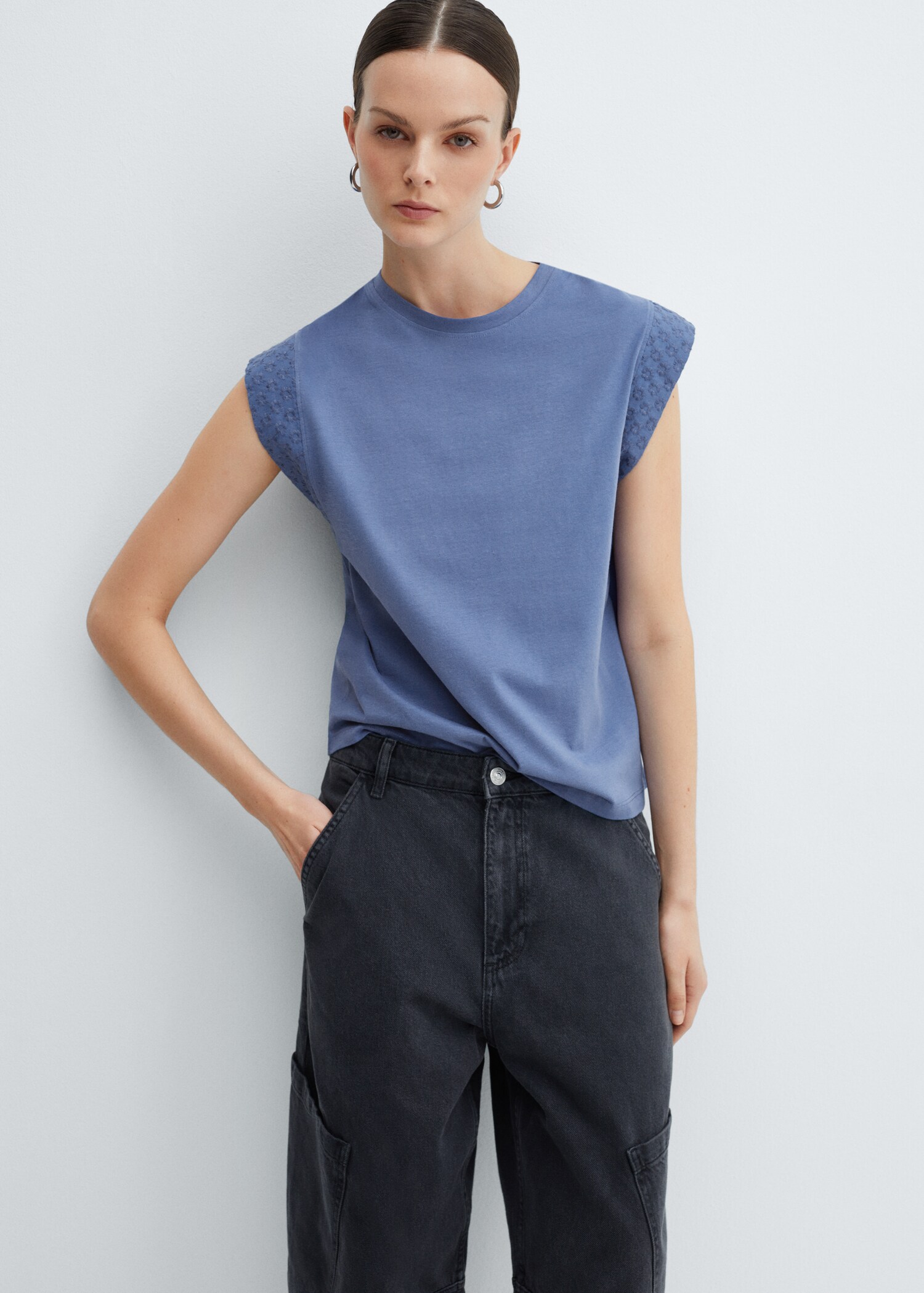 Embroidered sleeve T-shirt - Medium plane