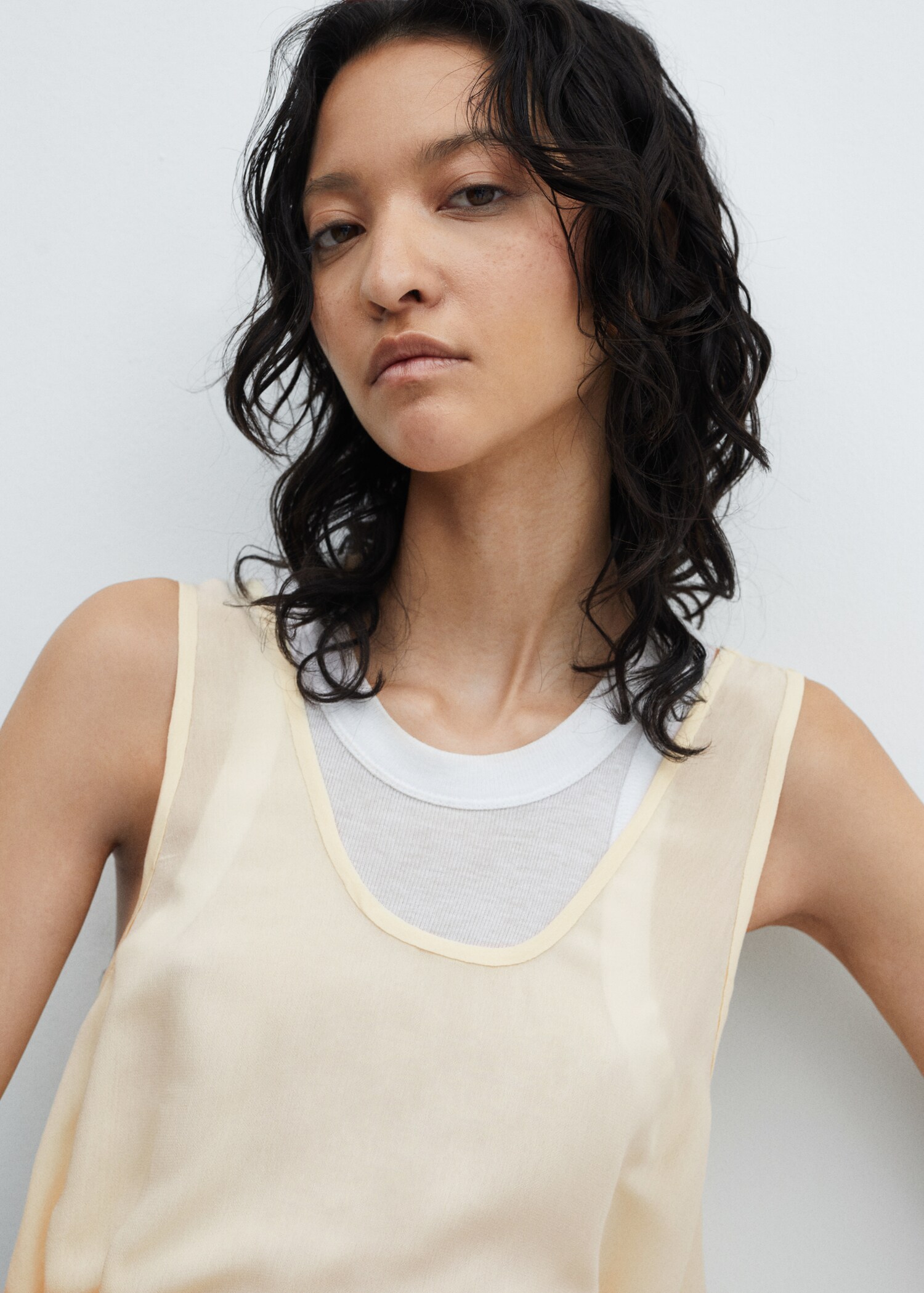 Semi-transparent top with side pleats - Details of the article 1