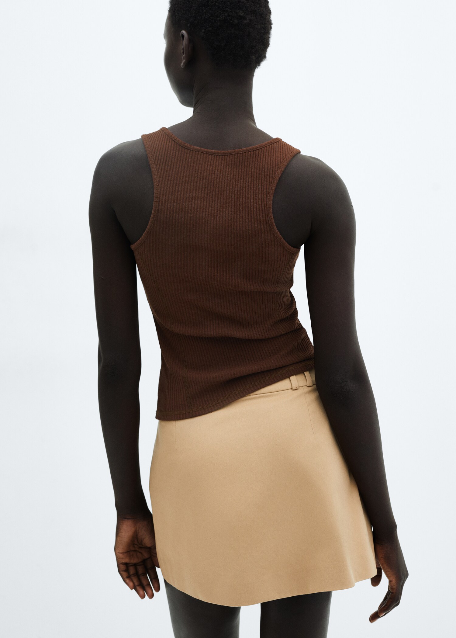 Buttoned ribbed top - Reverse of the article