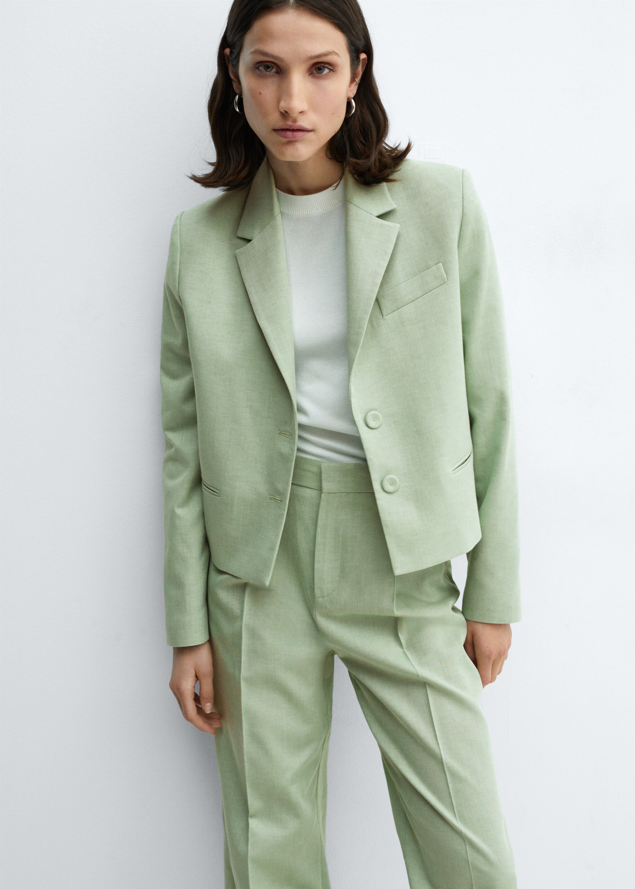 Americana crop botones - Plano medio