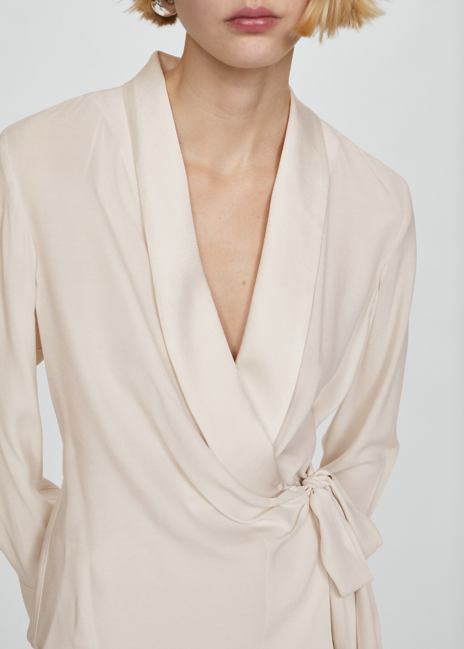 Double-breasted blouse with bow - Medium plane