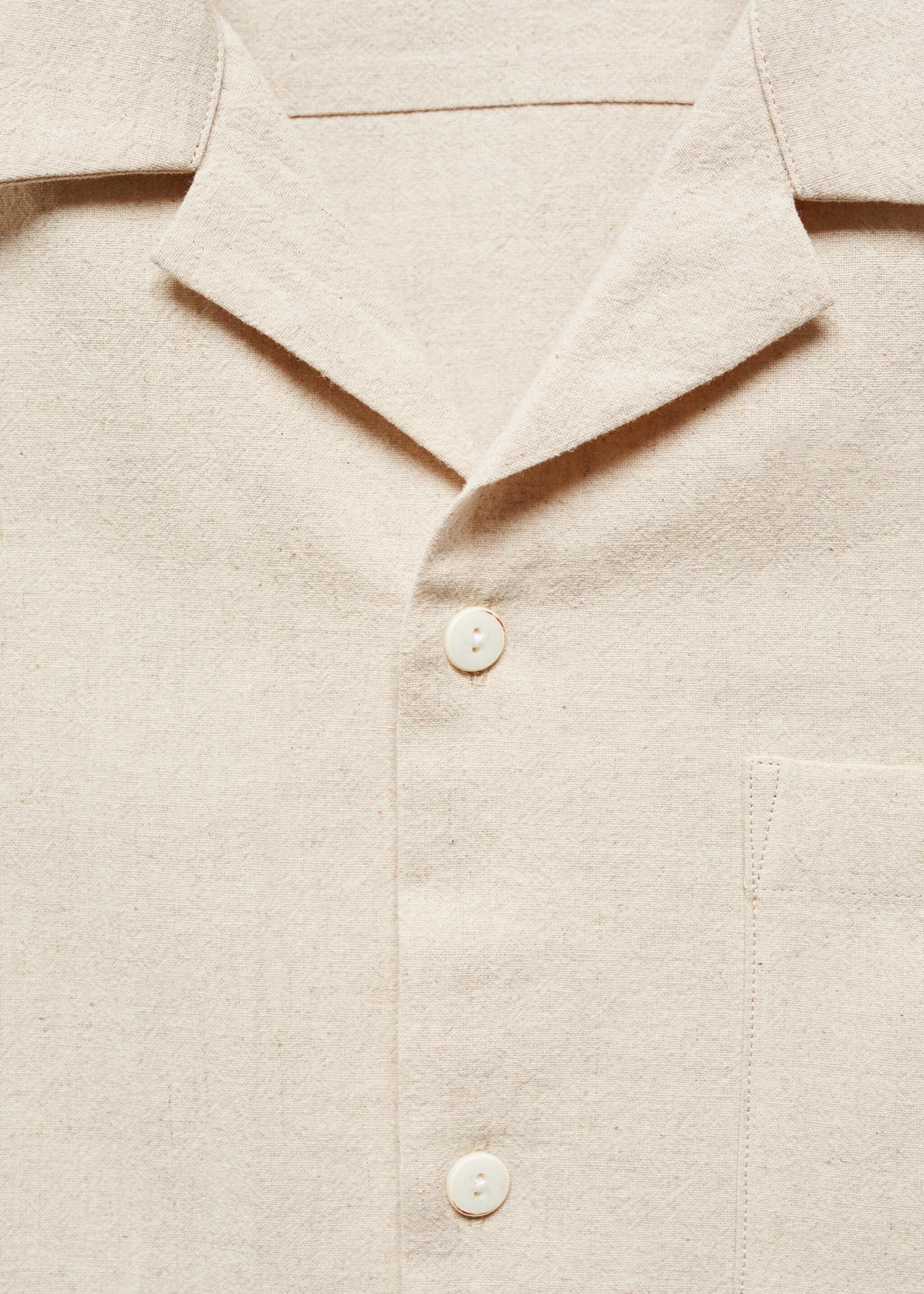 Linen shirt with bowling collar and pocket - Details of the article 8