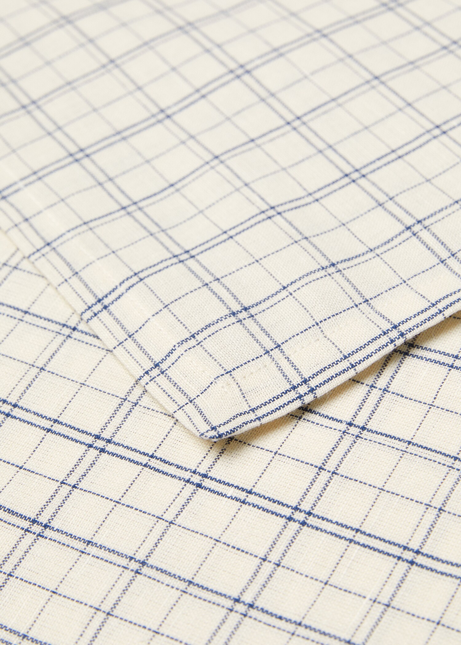 Cotton linen tablecloth with check print - Details of the article 1