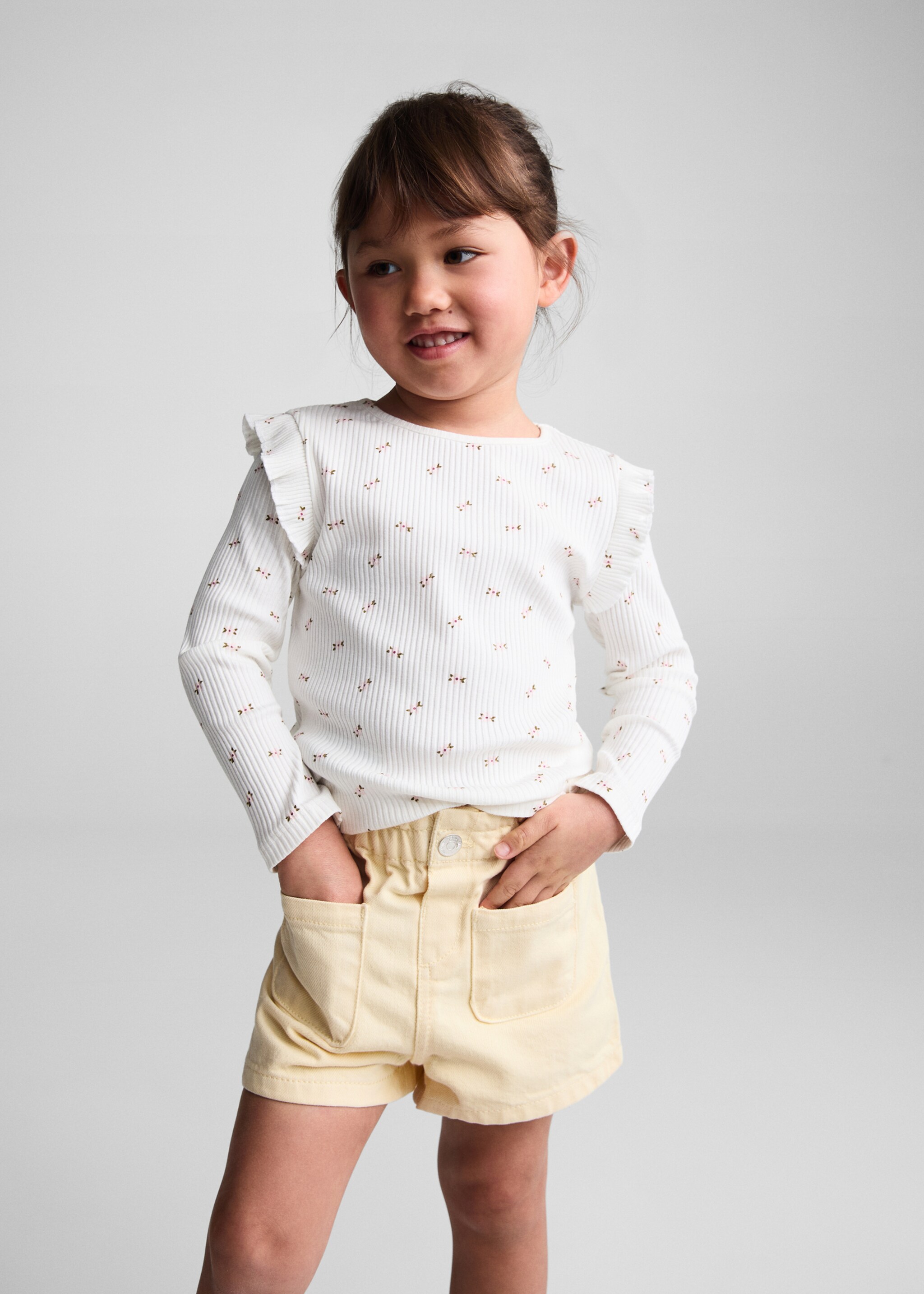 Short paperbag - Plan moyen, Jaune pastel. Ref: 67056007-00.