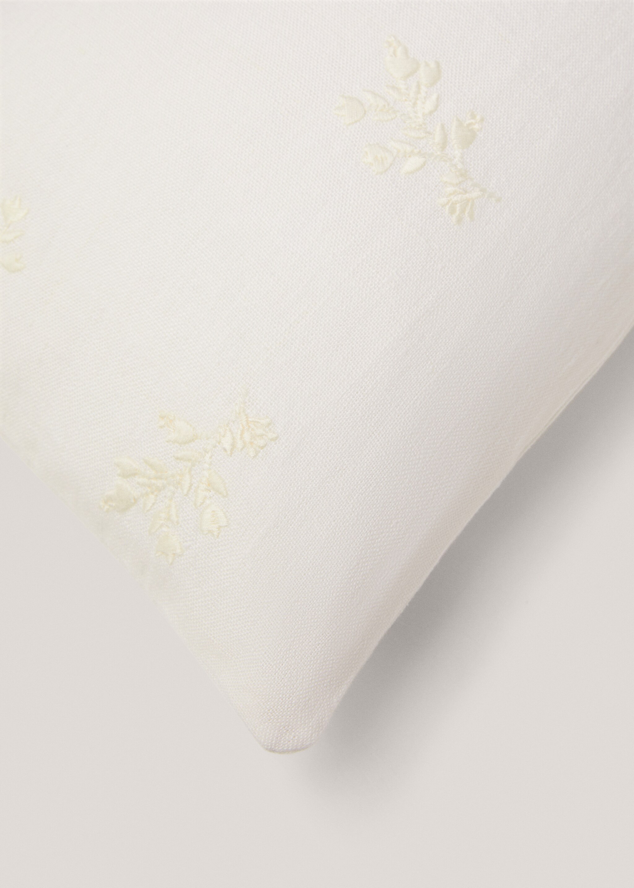 Kuddfodral 100% linne broderade blommor 35x90 cm - Detaljer om artikeln 2, Benvit. Ref: 67056014-00.
