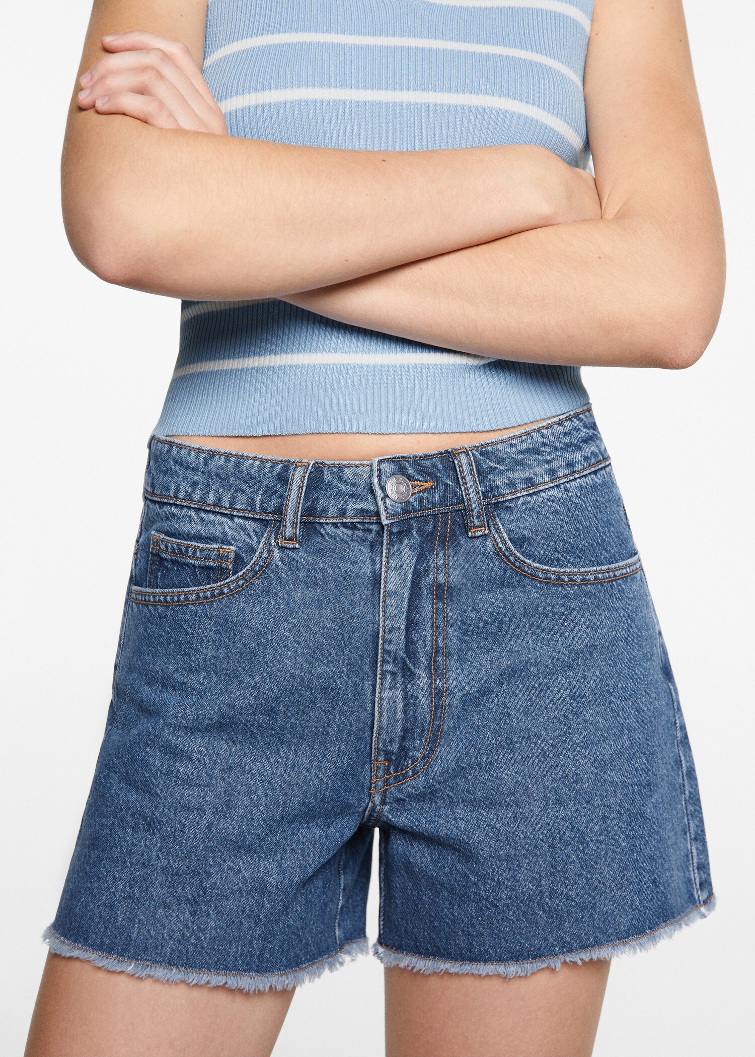 Medium-waist denim shorts - Details of the article 6