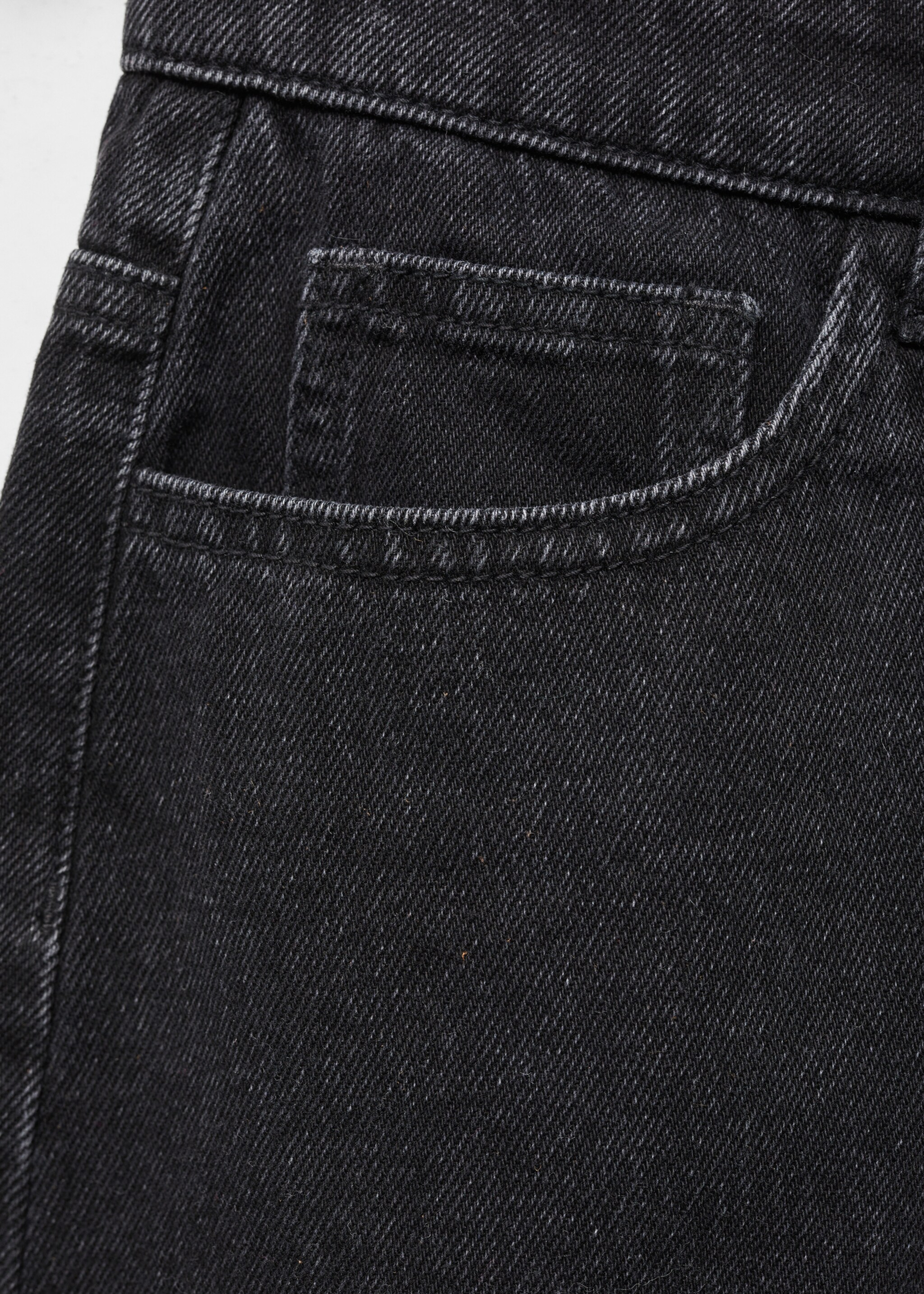 Short jean taille normale - Détail de l'article 8, Black denim. Ref: 67056025-00.
