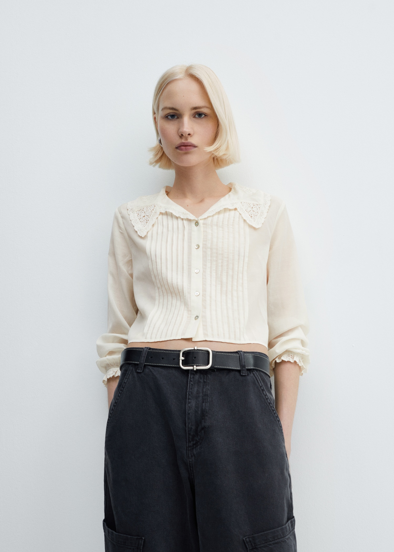 Camisa cuello calado Mujer MANGO OUTLET Andorra