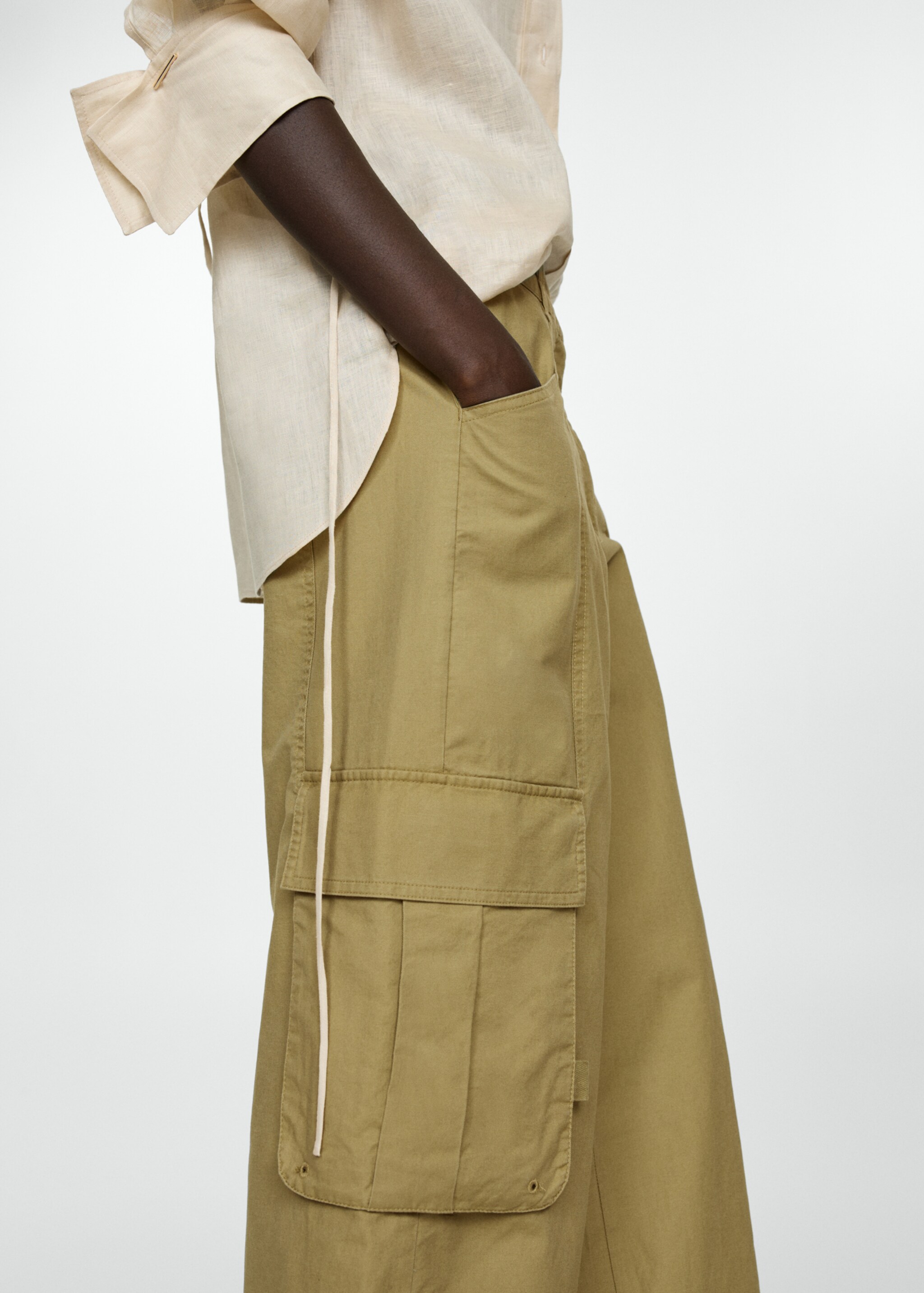 Cargo trousers with pocket - Details of the article 6