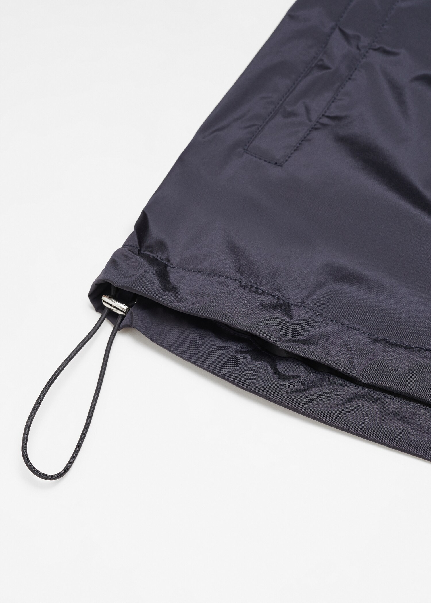 Wasserabweisende Jacke mit Reißverschluss - Detail des Artikels 8