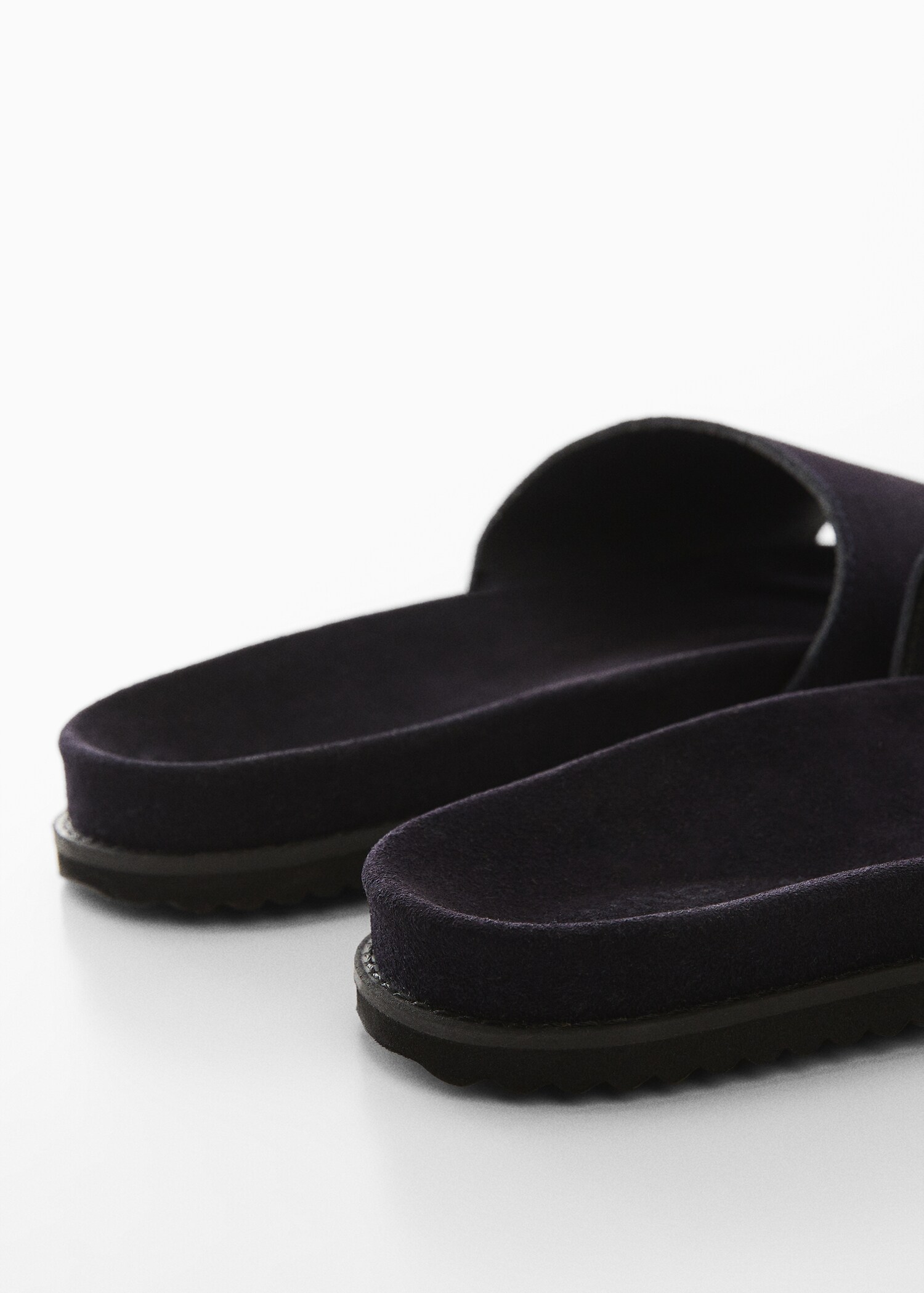 Suede flat sandals - Details of the article 1