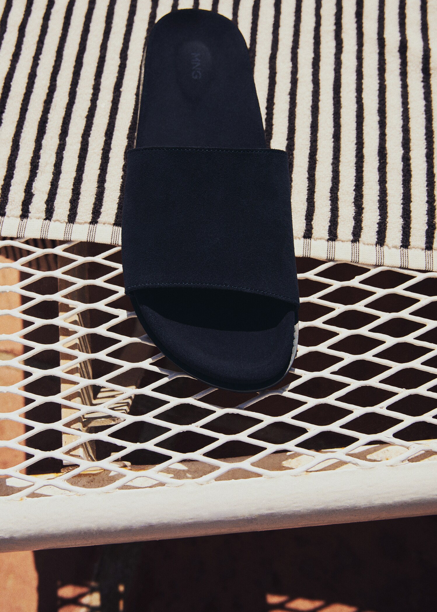 Suede flat sandals - Details of the article 9