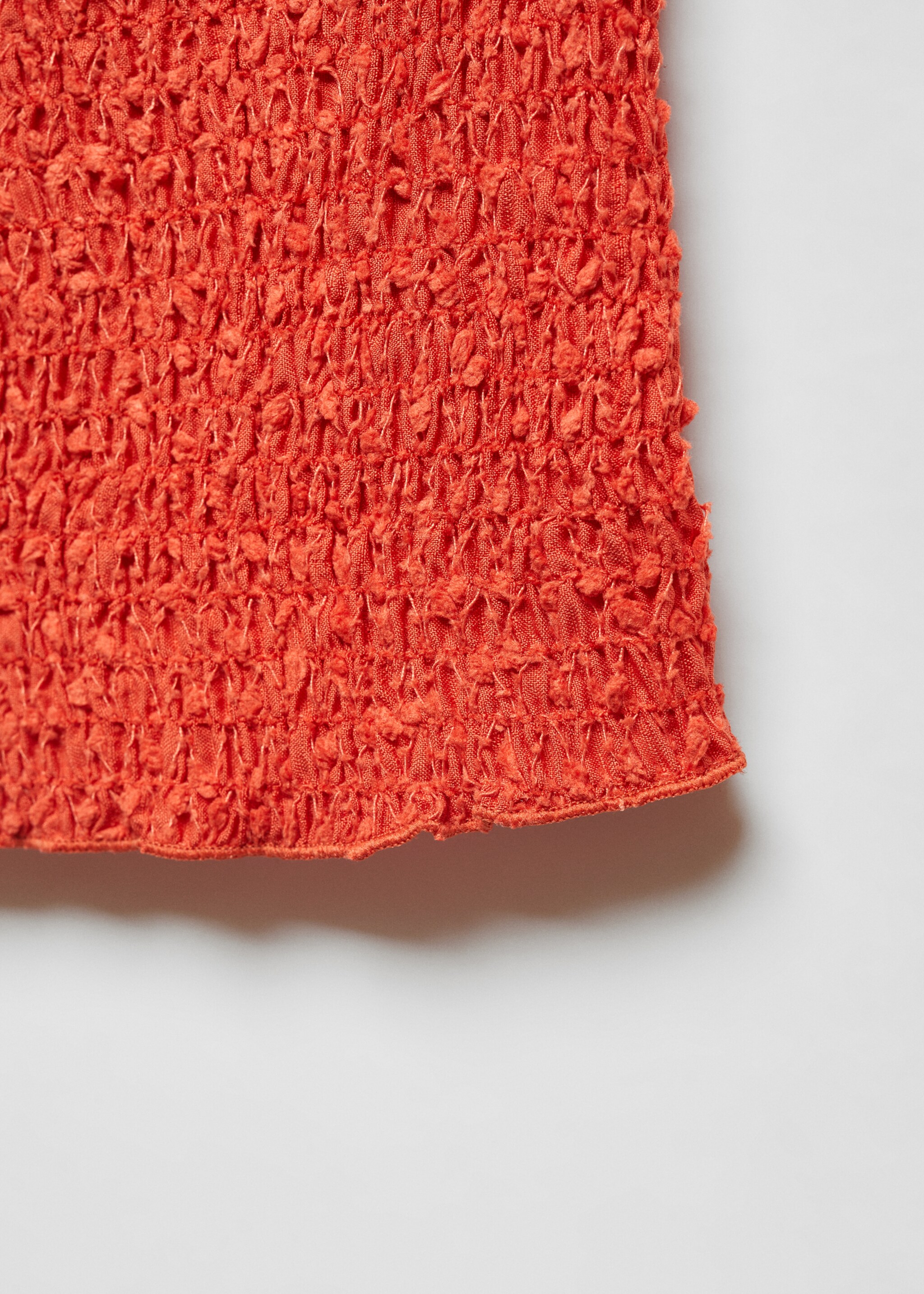 Texturiertes Top mit Raffdetails - Detail des Artikels 8