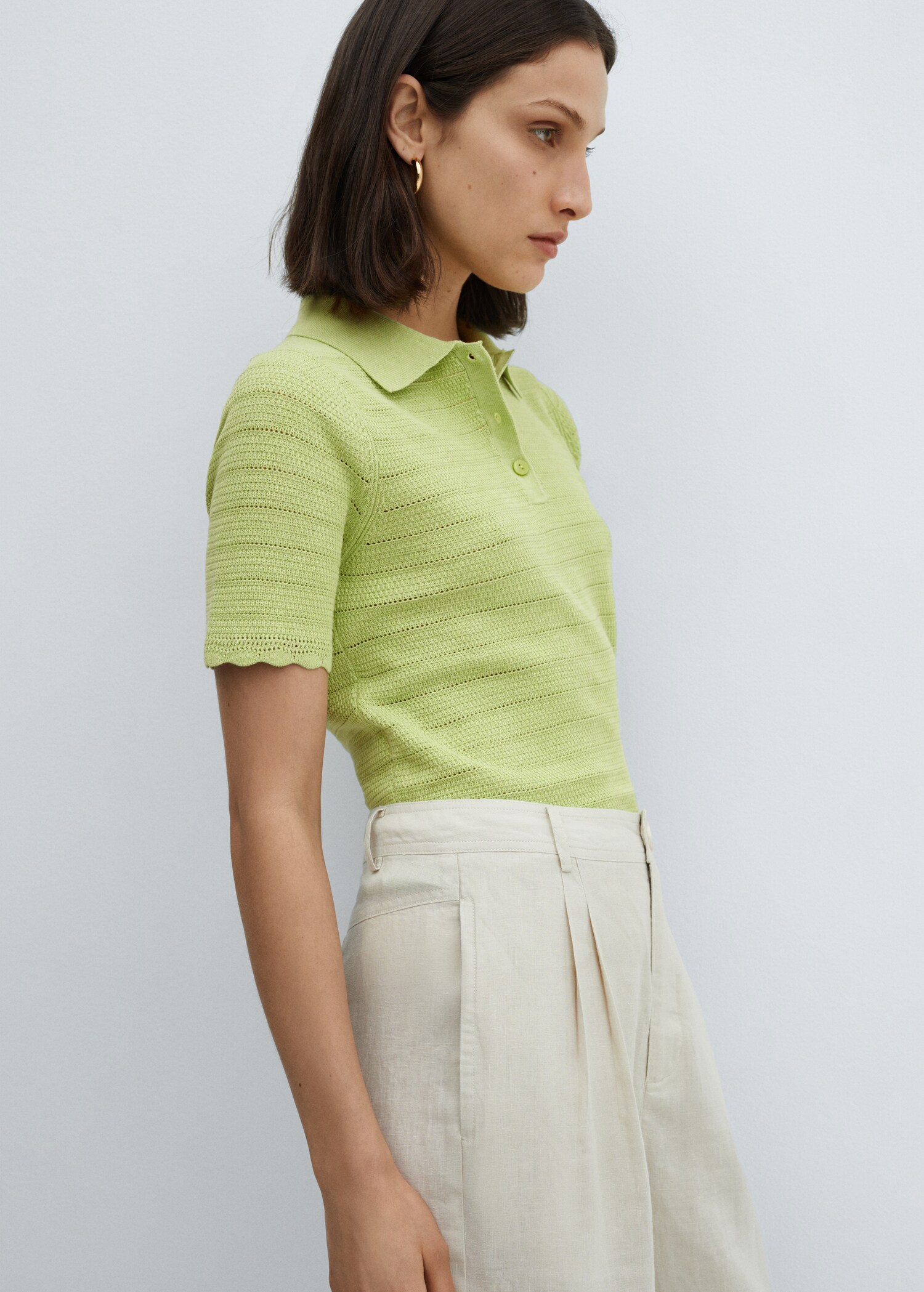 Short-sleeved polo-neck sweater - Medium plane
