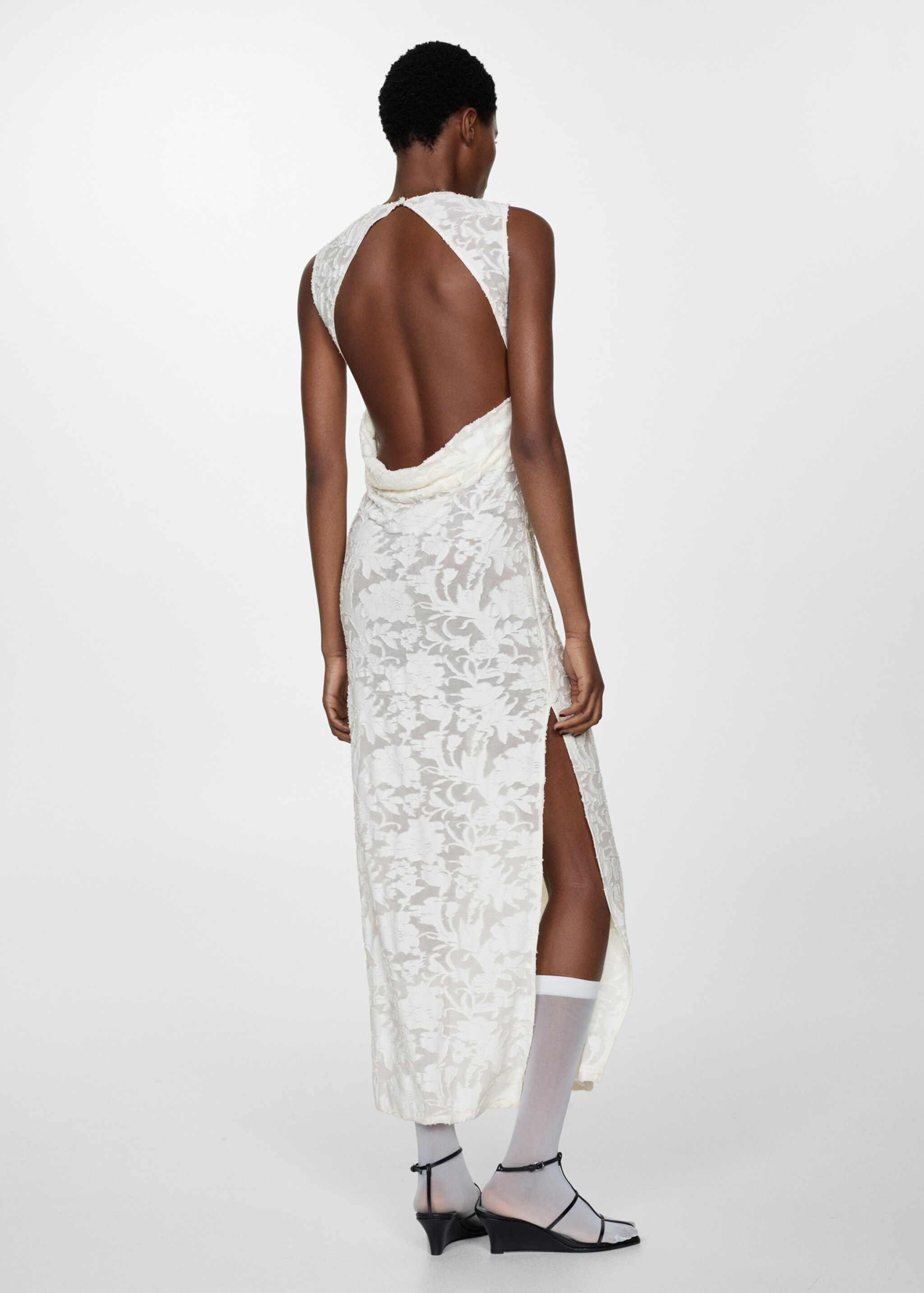 Jacquard-Kleid mit Schlitz - Rückseite des Artikels