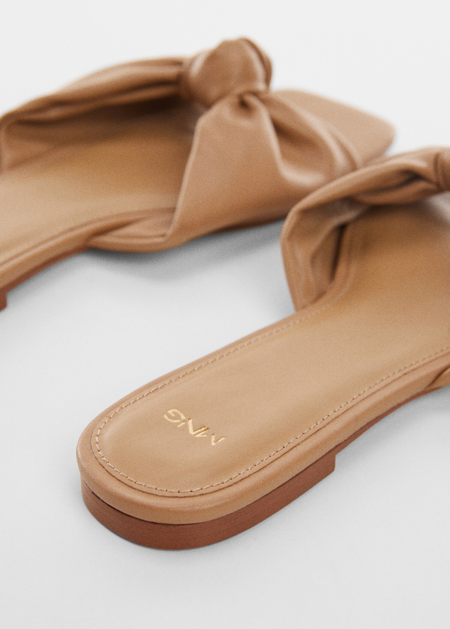 Square-toe sandals with knot detail - Details of the article 1