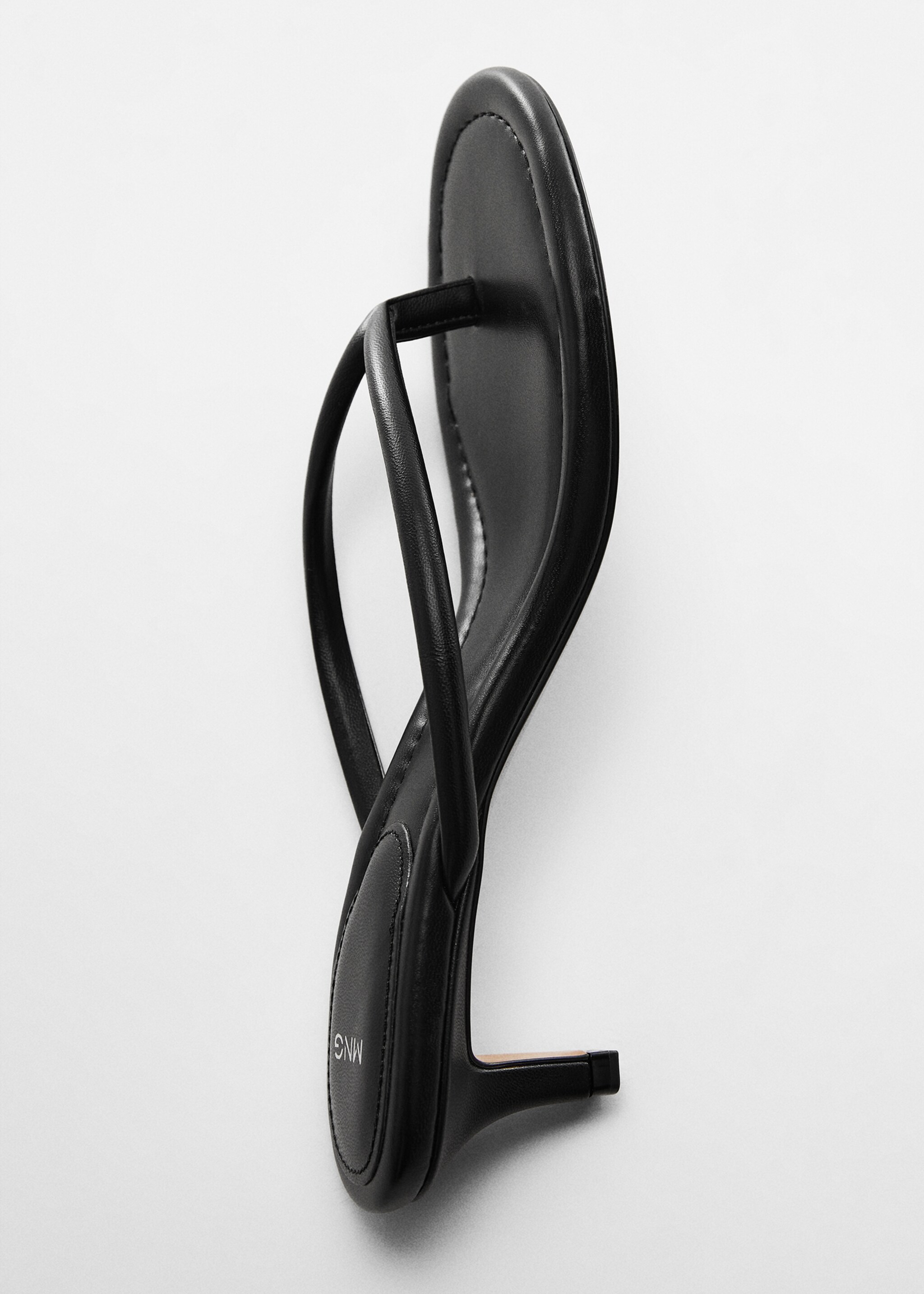 Sandale mit Kitten-Absatz - Detail des Artikels 5, Schwarz. Ref: 67057705-00.