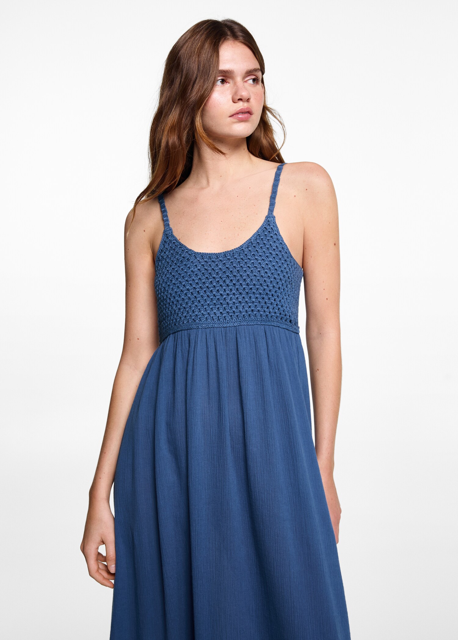 Robe empiècement crochet - Plan moyen