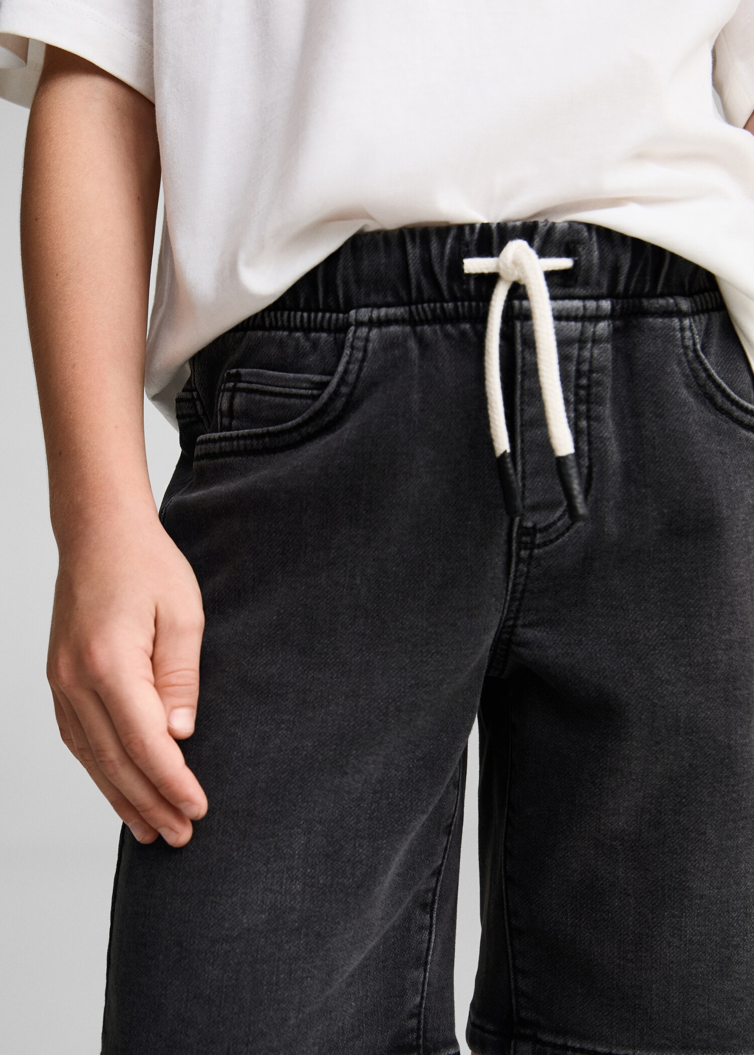 Elastic waist denim Bermuda shorts - Details of the article 6