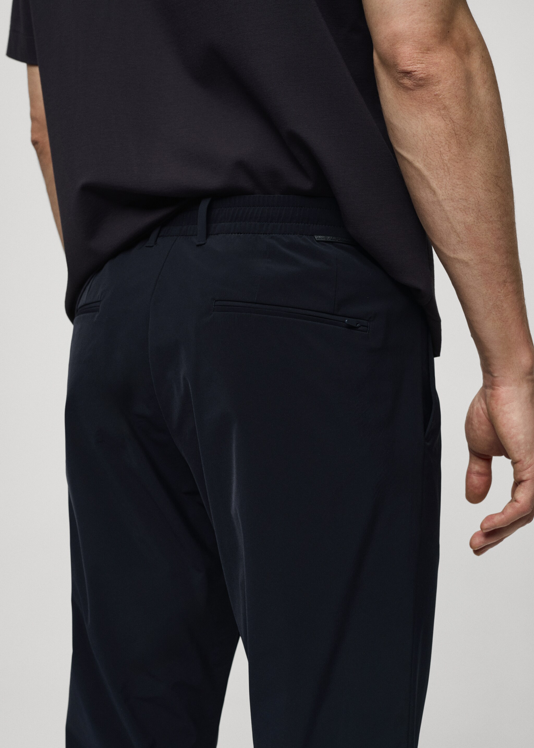 Wasserabweisende Hose mit Kordel - Detail des Artikels 6