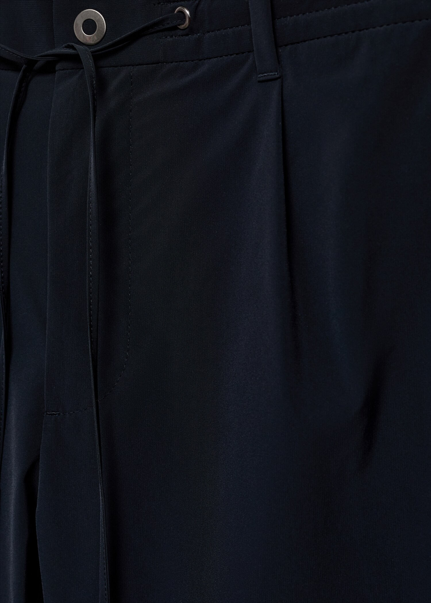 Wasserabweisende Hose mit Kordel - Detail des Artikels 8