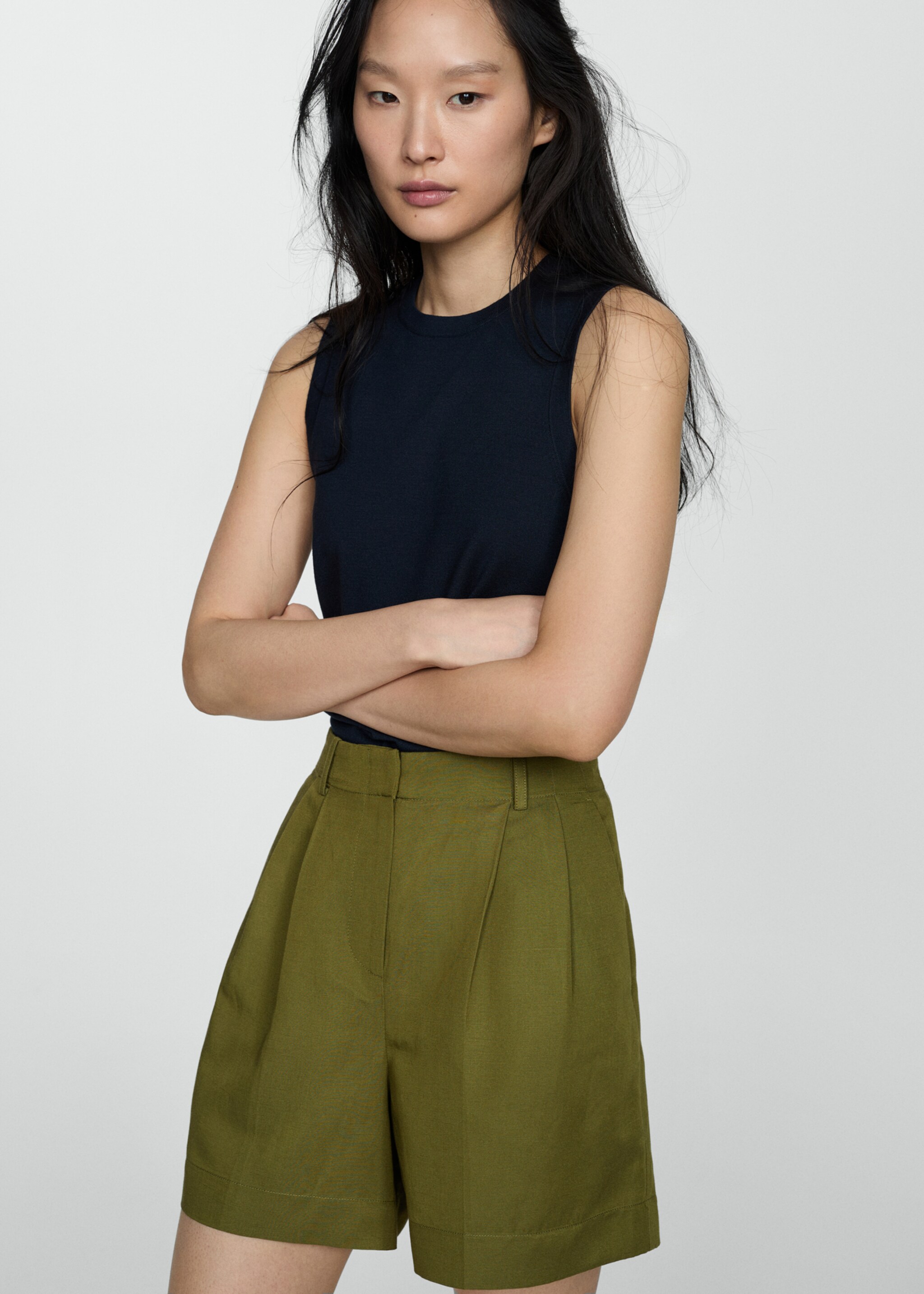 Linen-blend Bermuda plated shorts - Details of the article 2, Khaki. Ref: 67059229-00.