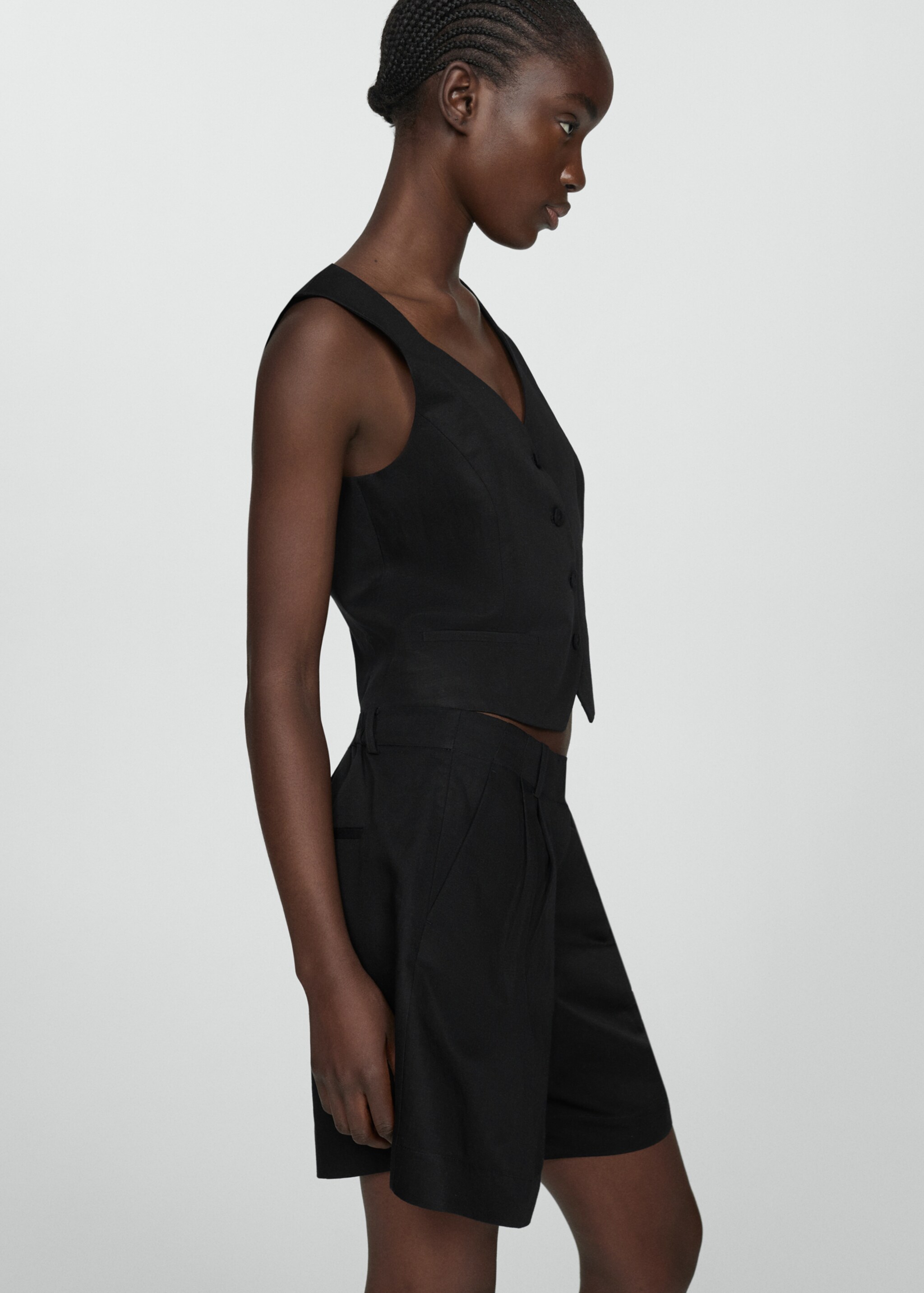 Linen-blend Bermuda plated shorts - Details of the article 6, Black. Ref: 67059229-00.