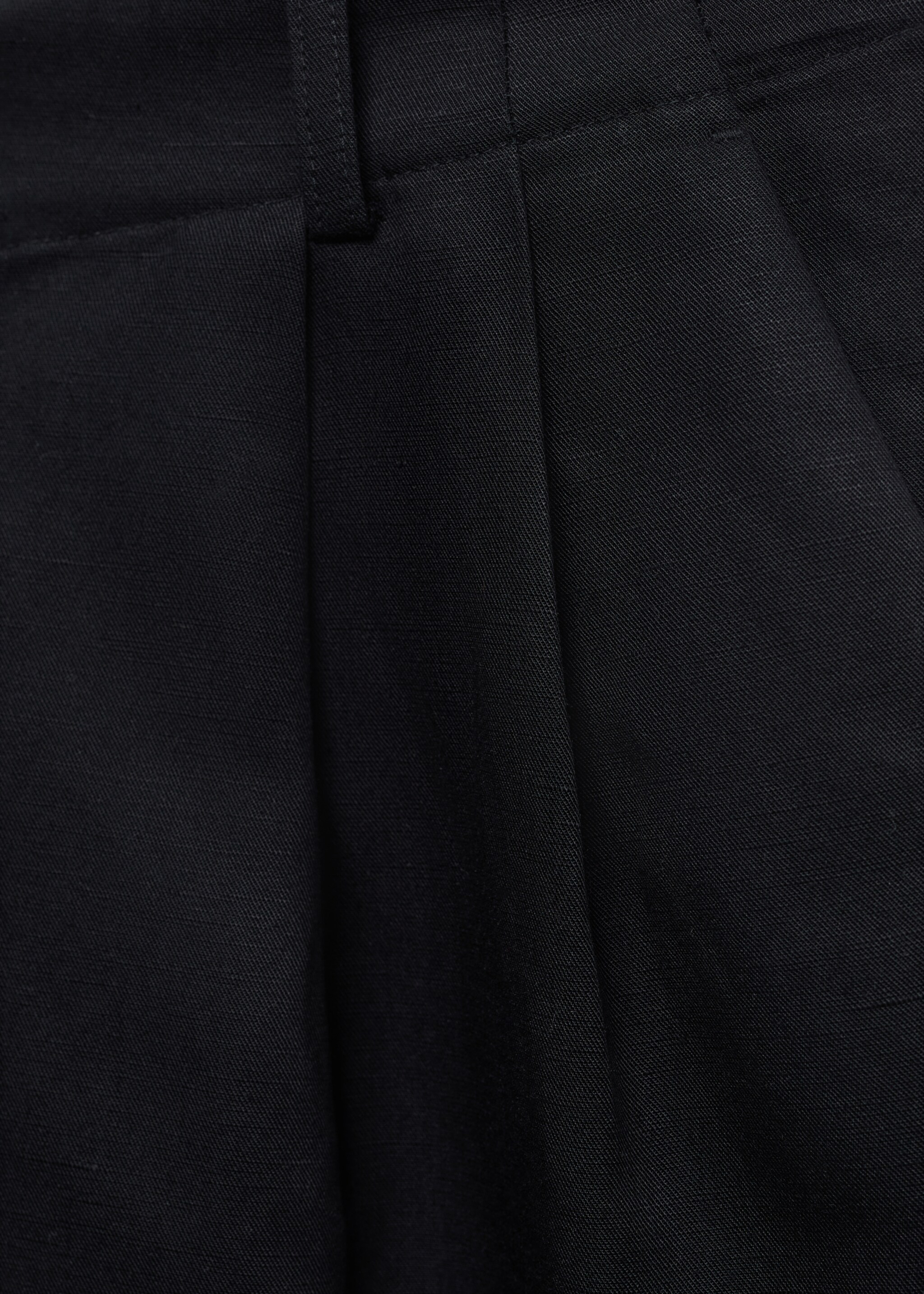 Linen-blend Bermuda plated shorts - Details of the article 8, Black. Ref: 67059229-00.