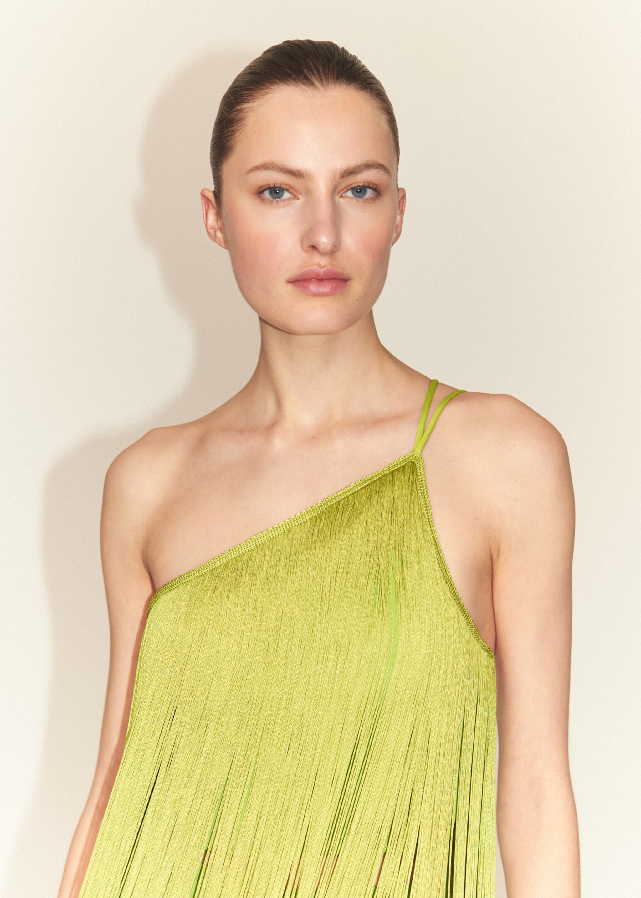 Asymmetrical fringed top - Details of the article 1