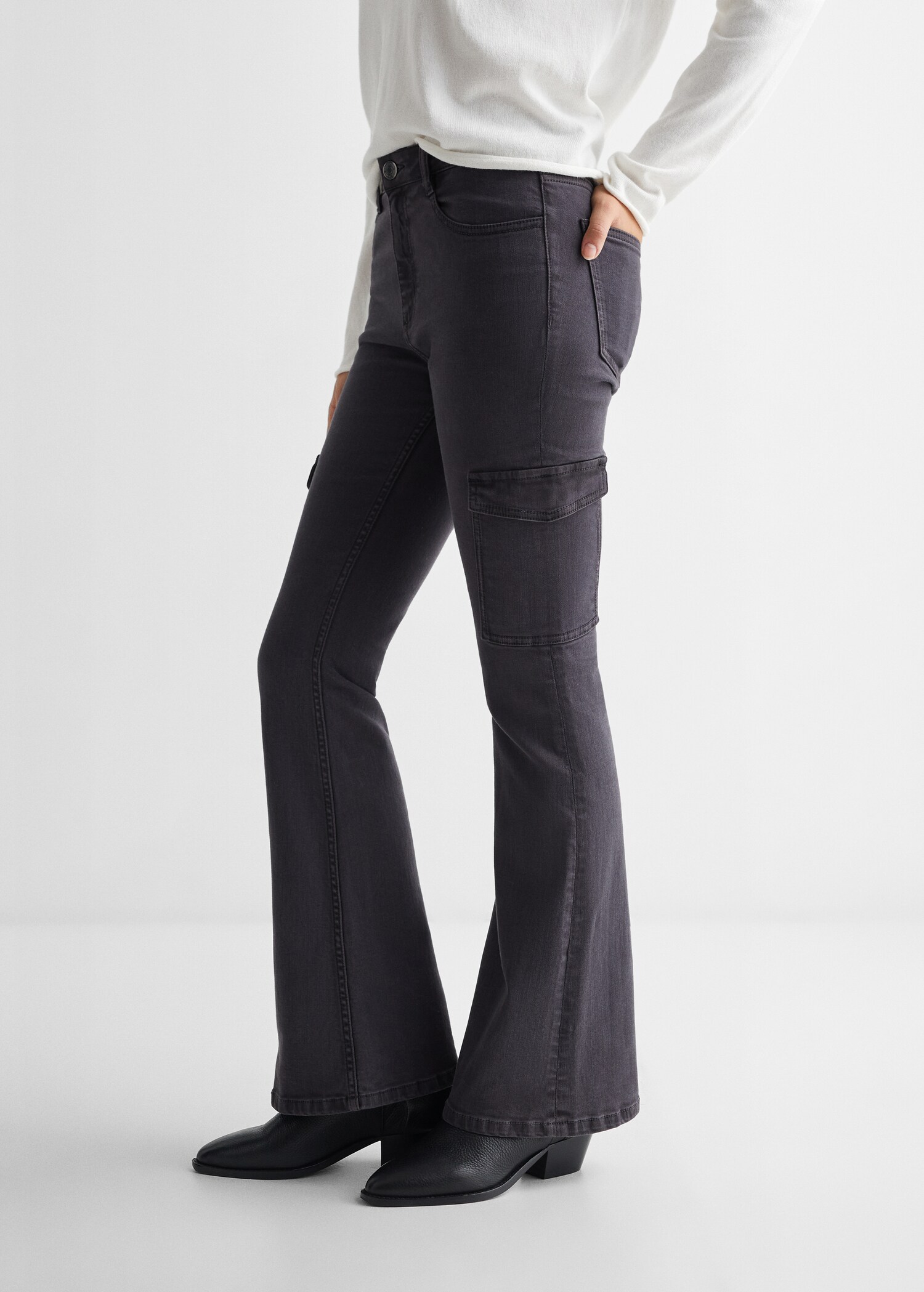 Flared cargo trousers - Details of the article 6