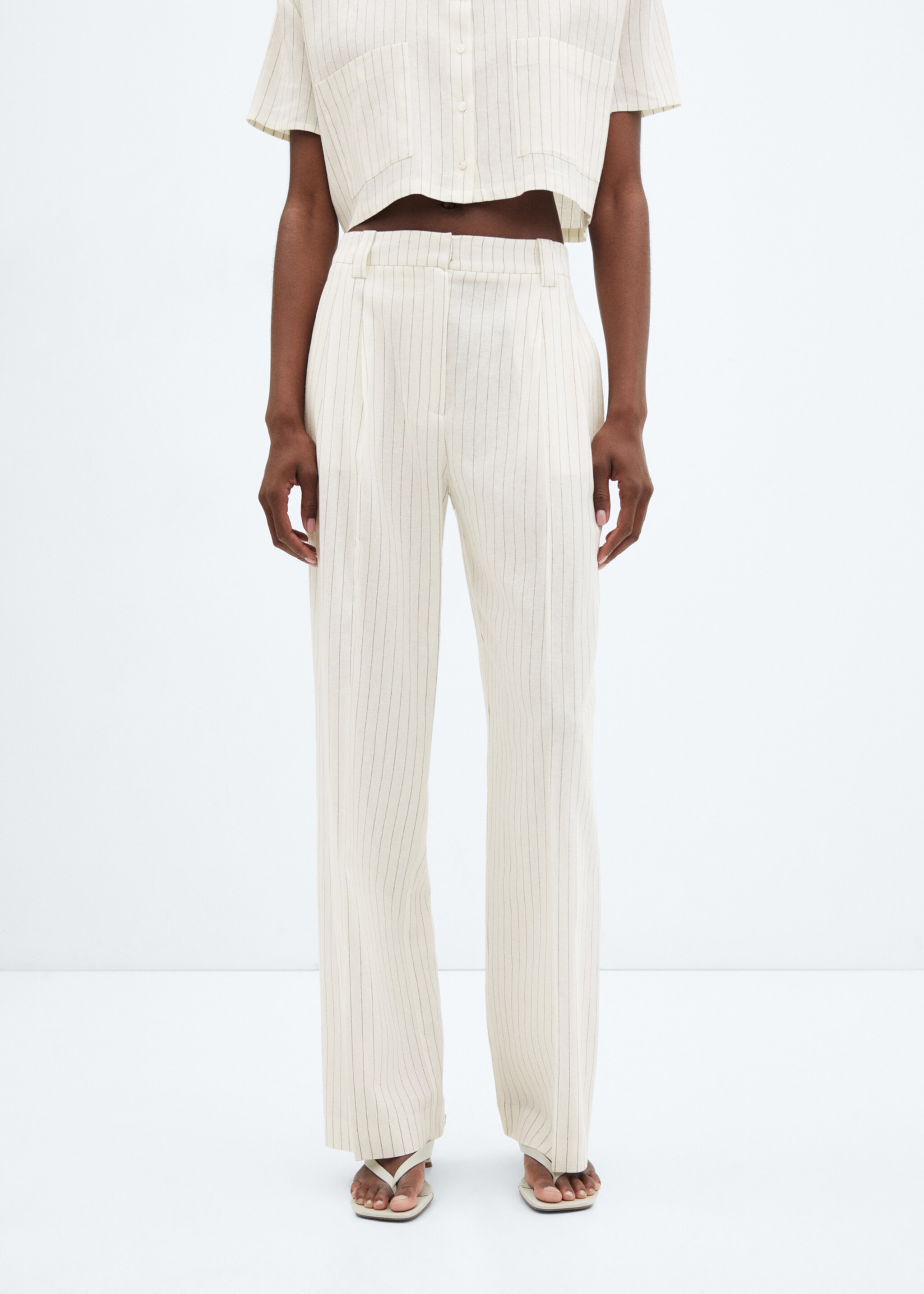Pleated linen trousers - Medium plane, White. Ref: 67060435-00.