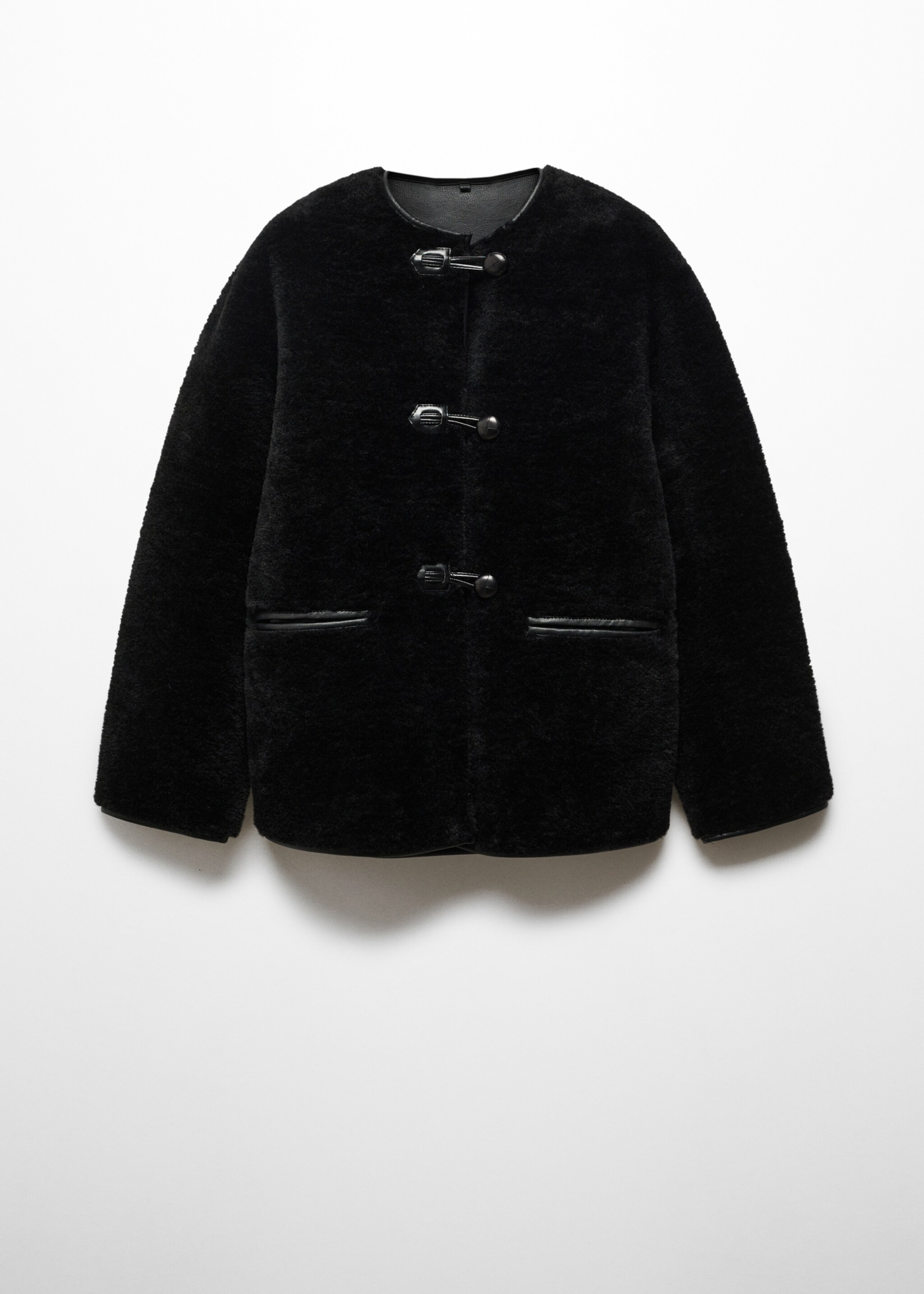 Manteau en imitation fourrure à ornements - Article sans modèle
