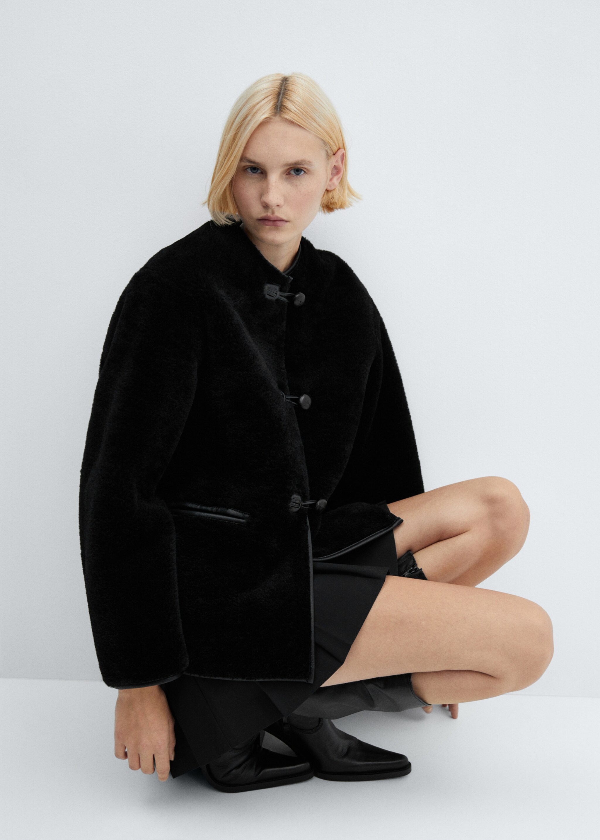 Manteau en imitation fourrure à ornements - Détail de l'article 2