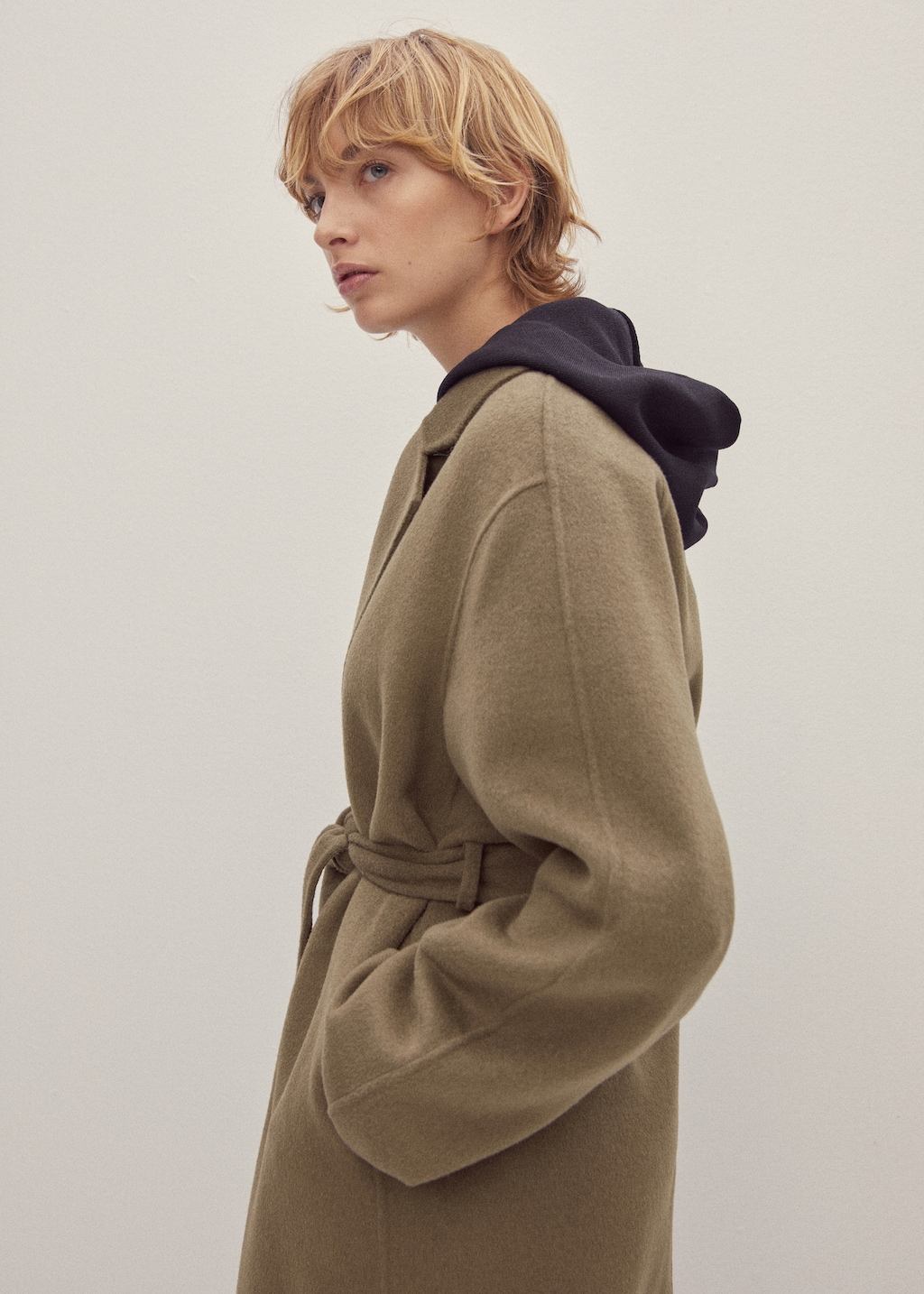 Amiur（エミレ）の「no collar waist belt coat（その他アウター