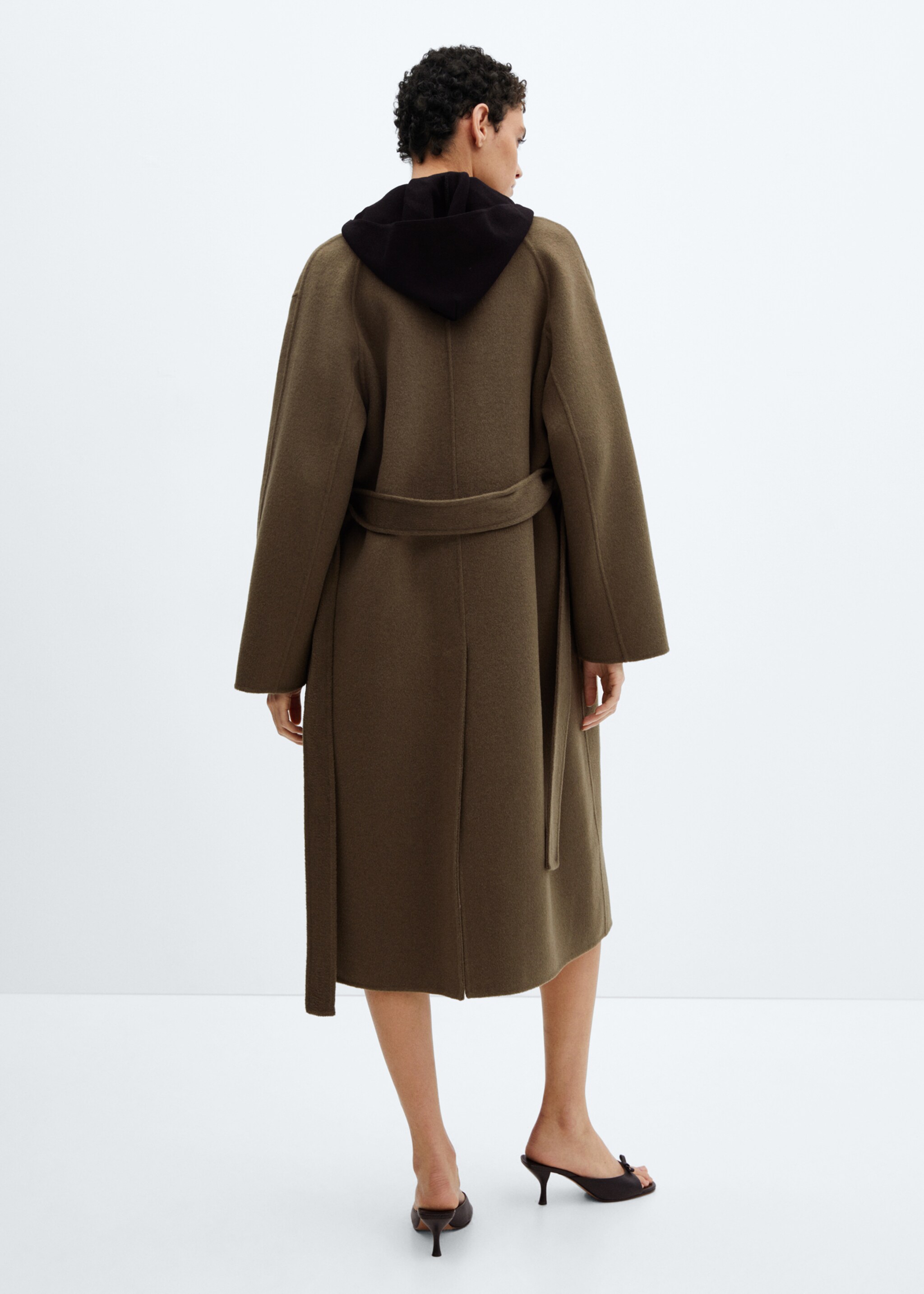Belt handmade coat - Reverse of the article