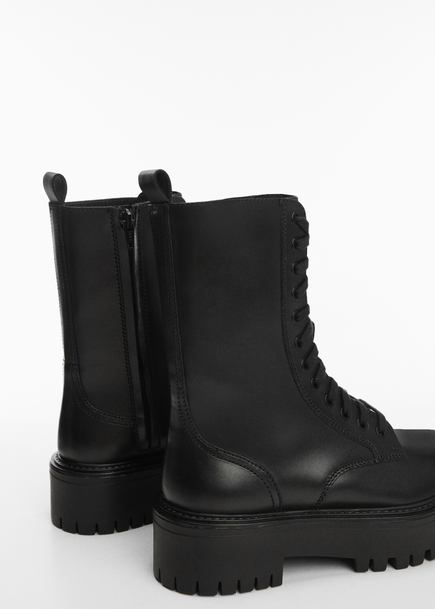 Leather boot with laces and track sole - Details of the article 1