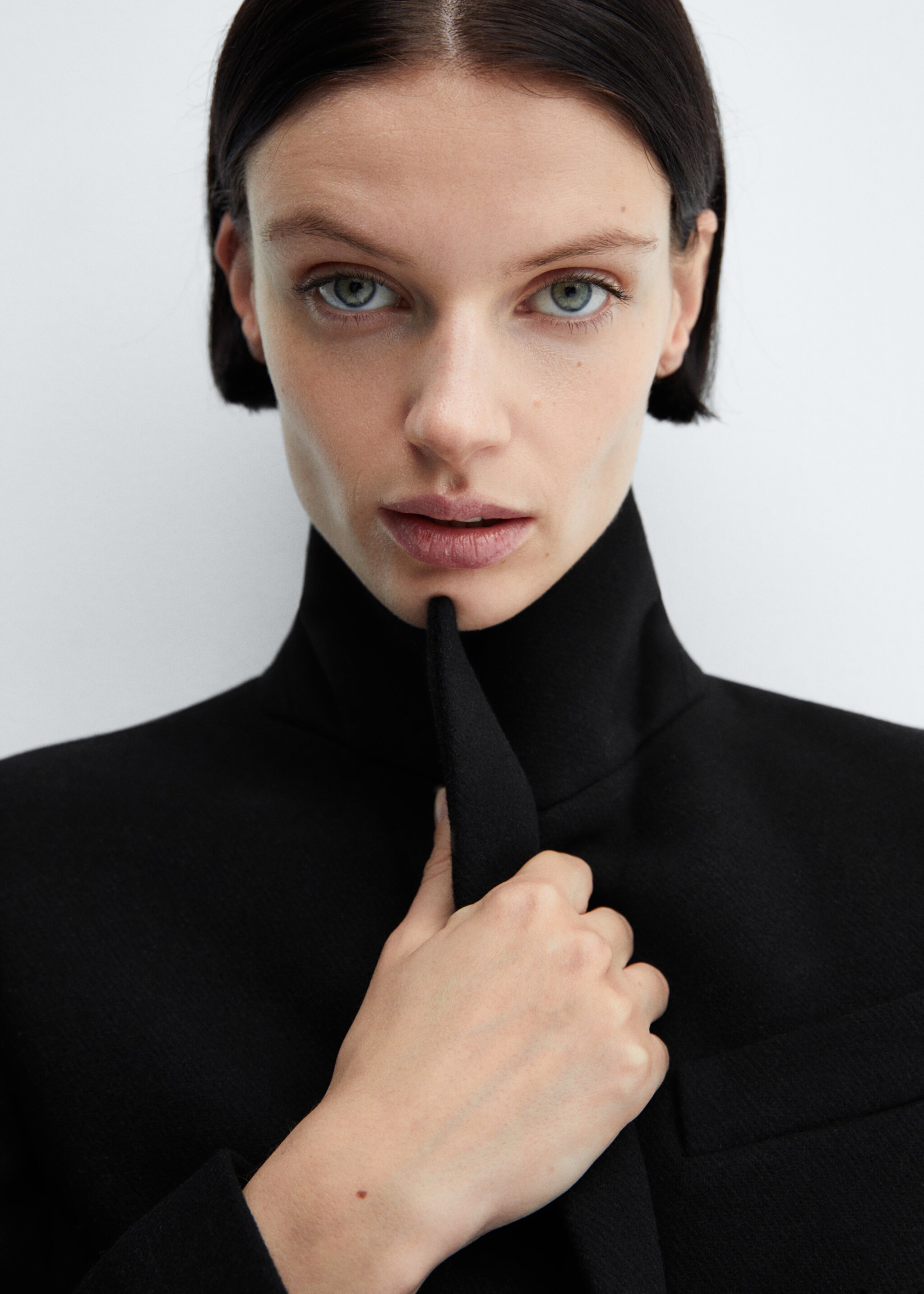 Double-breasted wool coat - Details of the article 1, Black. Ref: 67060646-00.