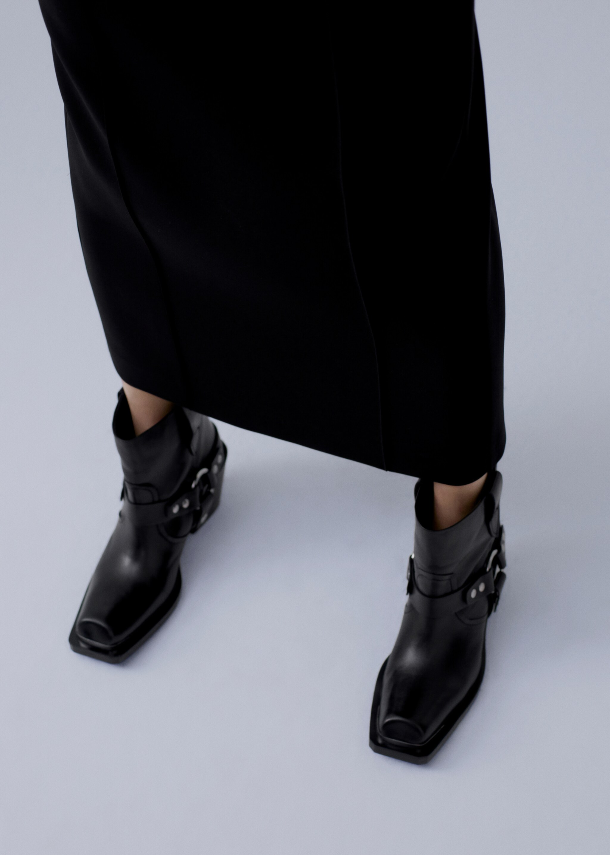 Buckle ankle boots - Details of the article 9, Black. Ref: 67060675-00.