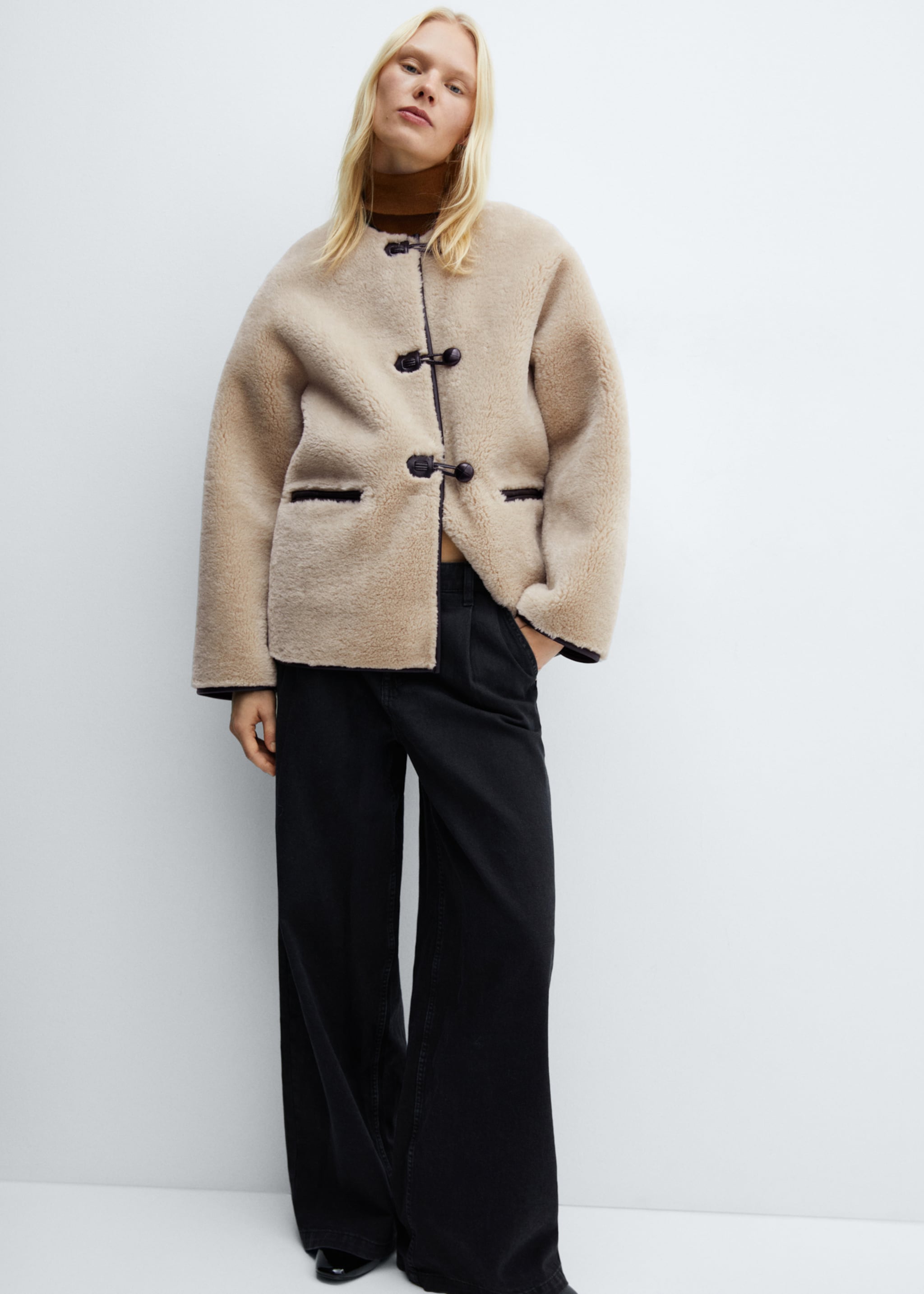 Fur-effect coat with appliqués - Details of the article 2