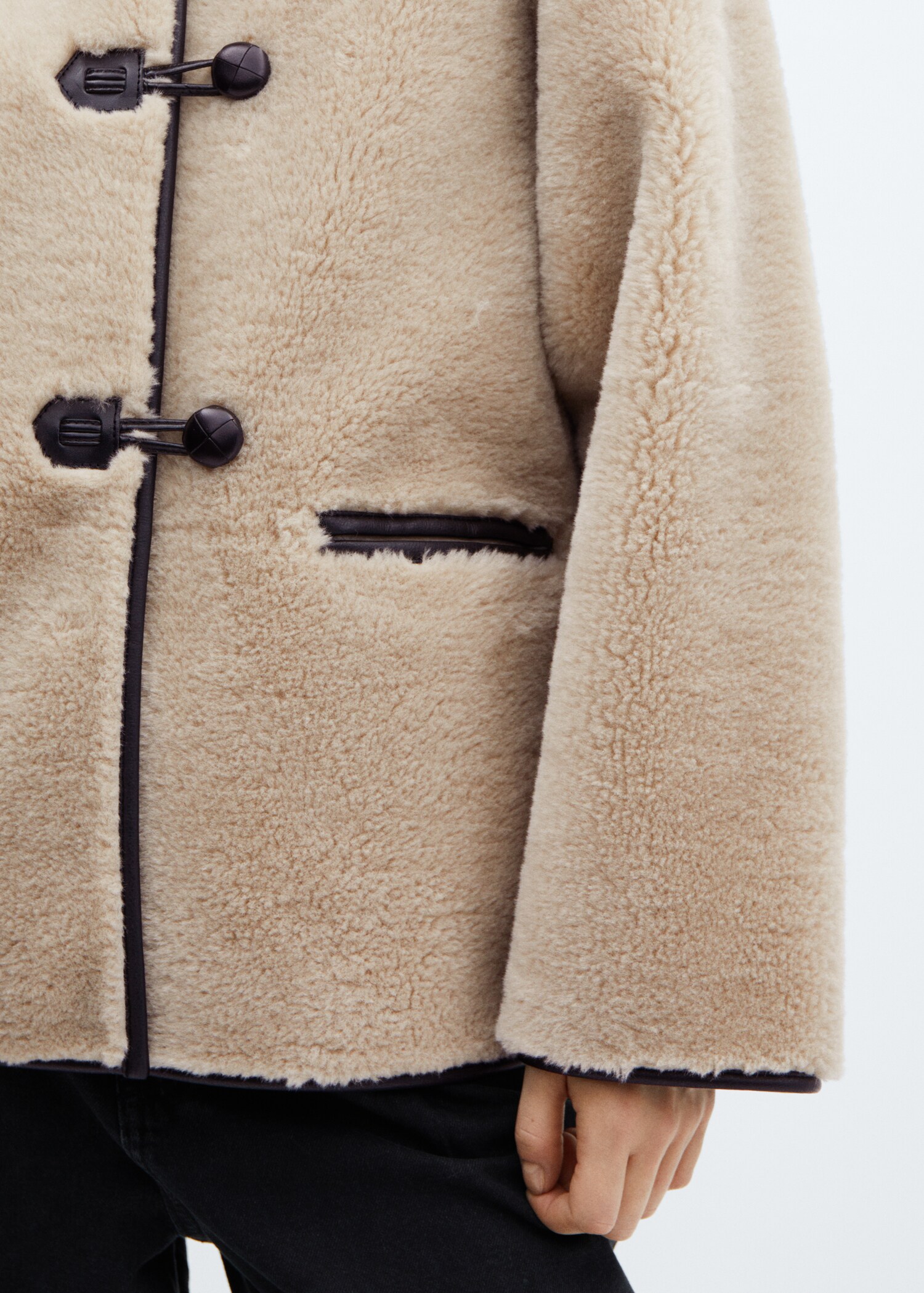 Fur-effect coat with appliqués - Details of the article 6