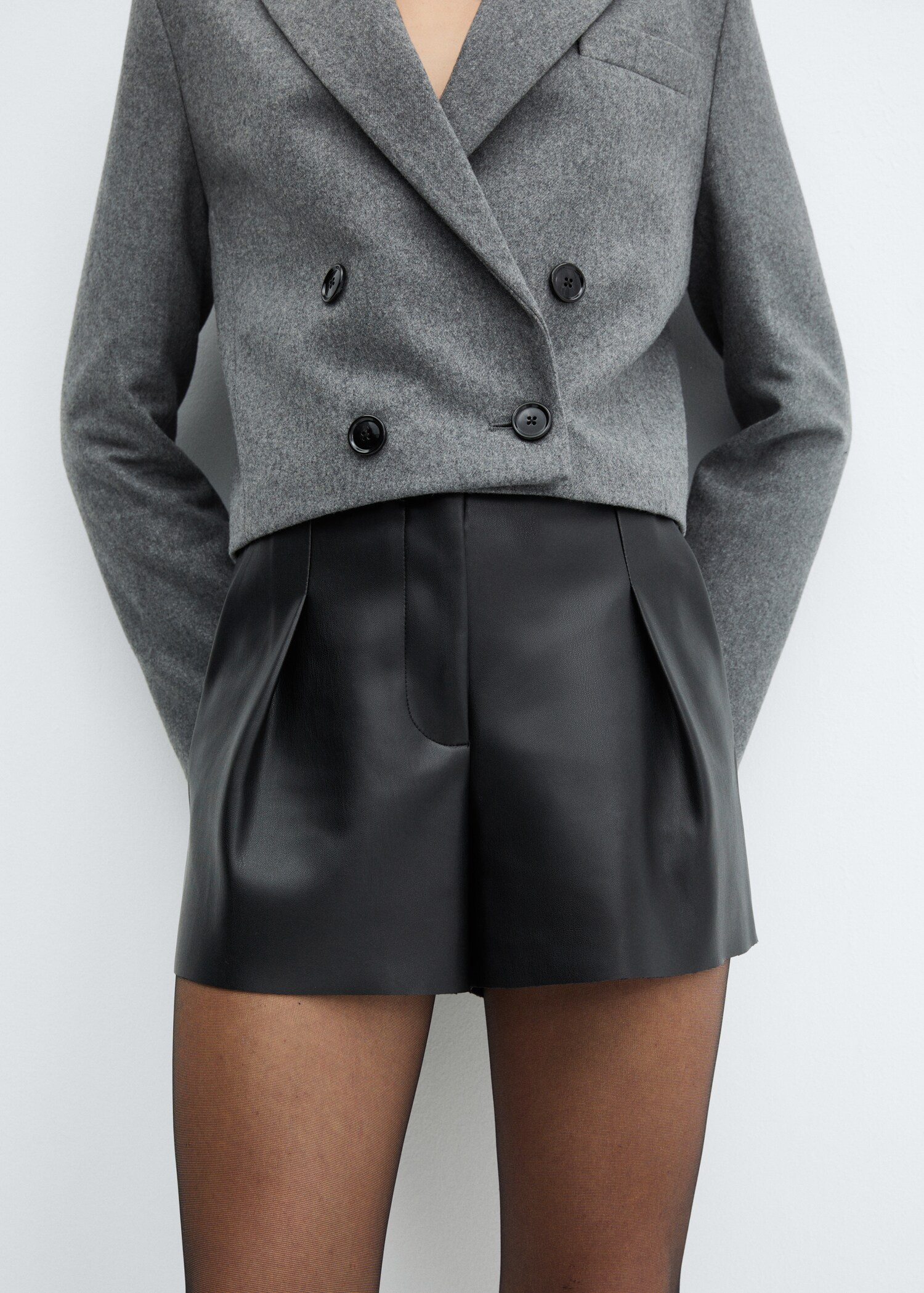 Short pinces similpelle - Piano medio