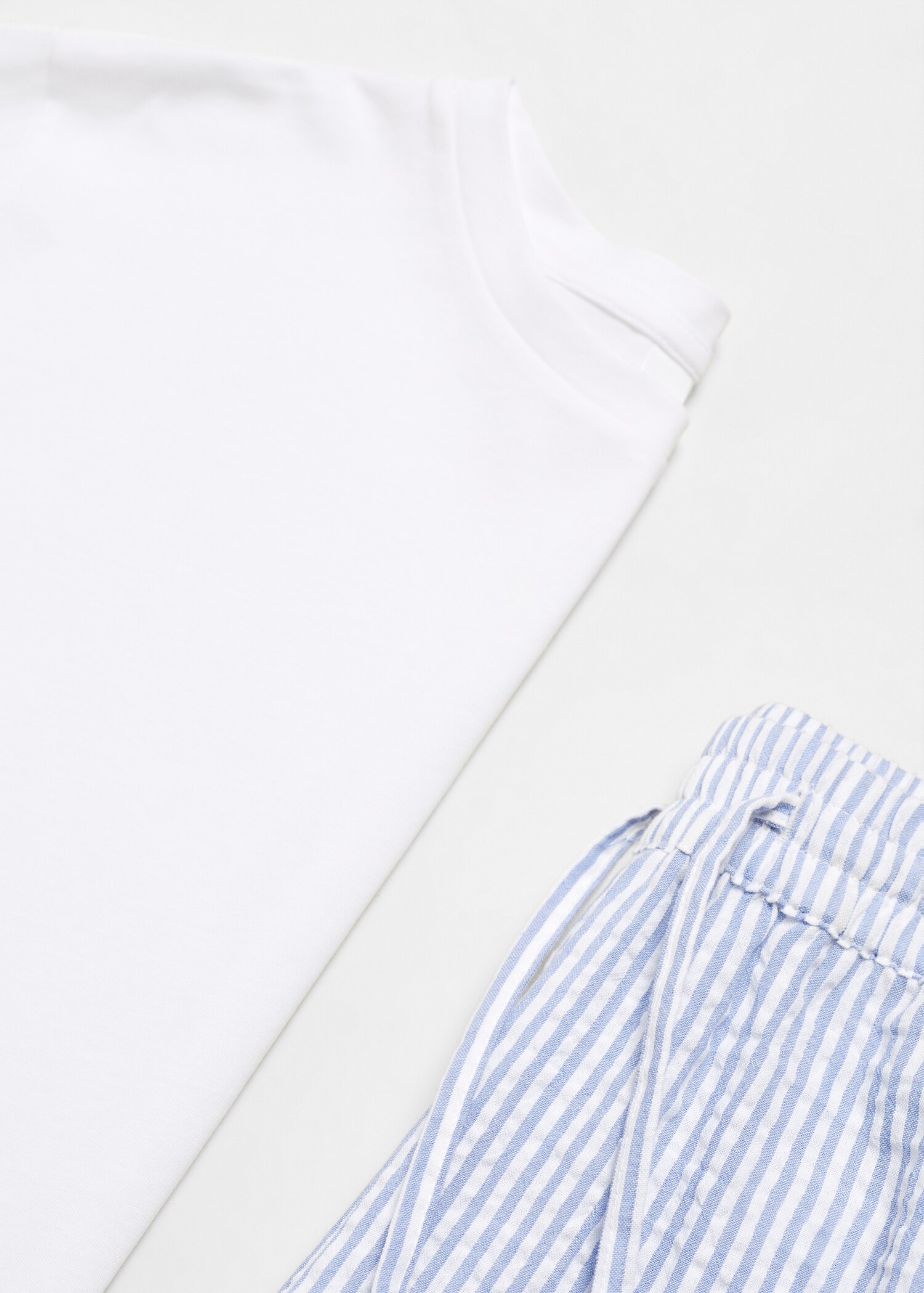 Zweiteiliger Baumwollpyjama mit Streifen - Detail des Artikels 8