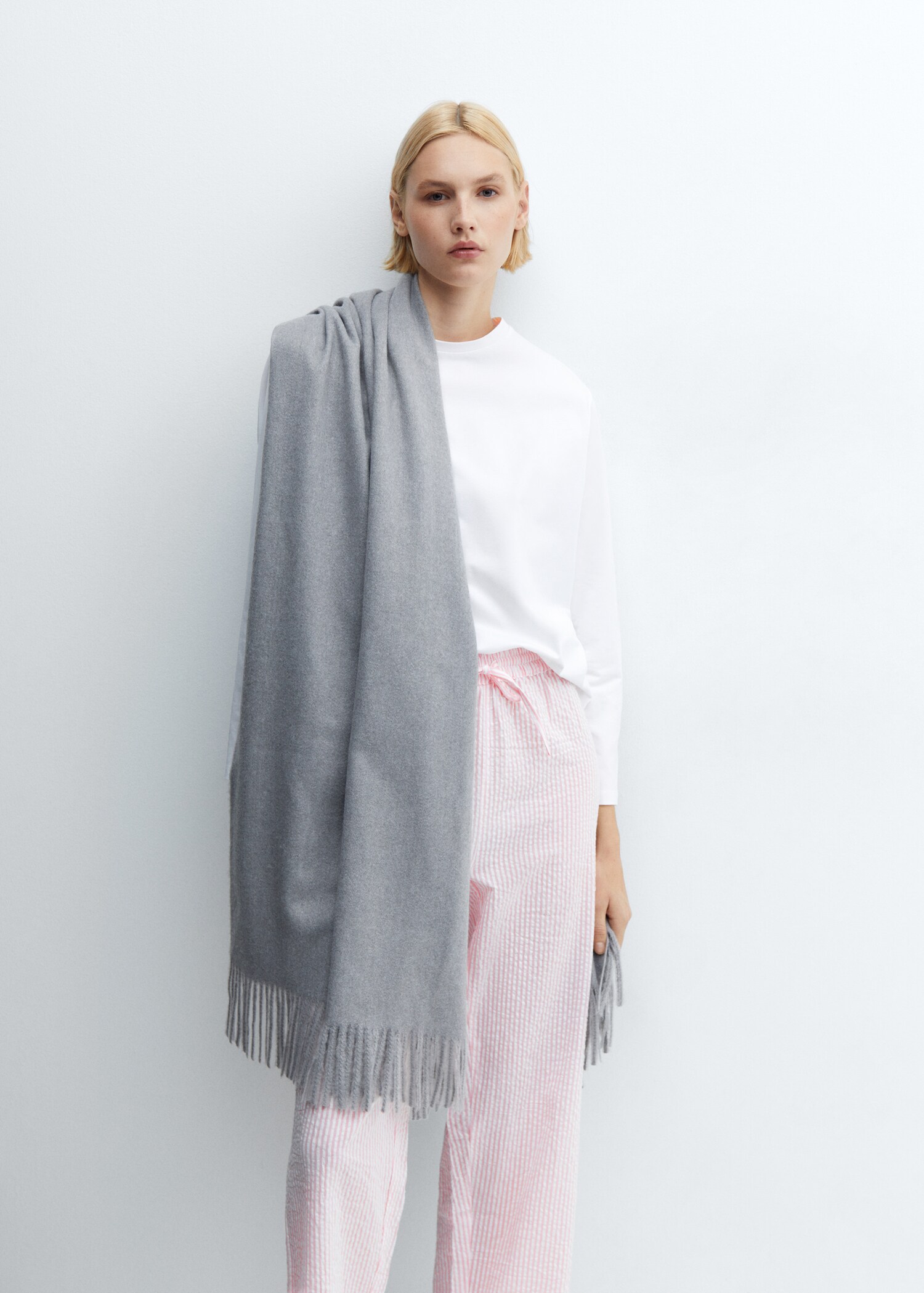 Two-piece striped cotton pyjamas - Details of the article 2